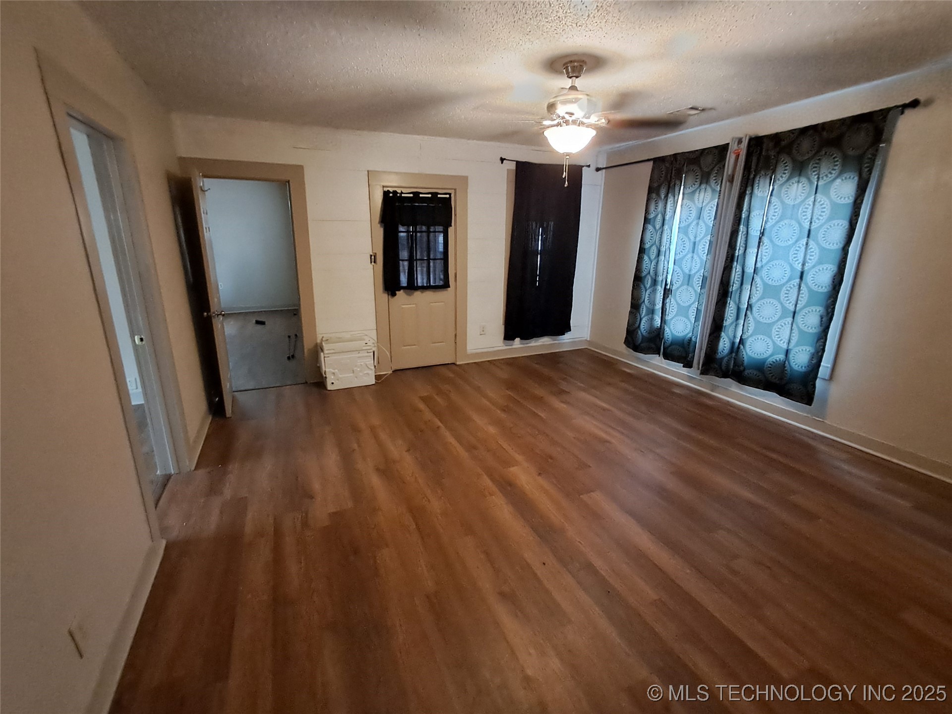 845 C Street Se Property Photo 2