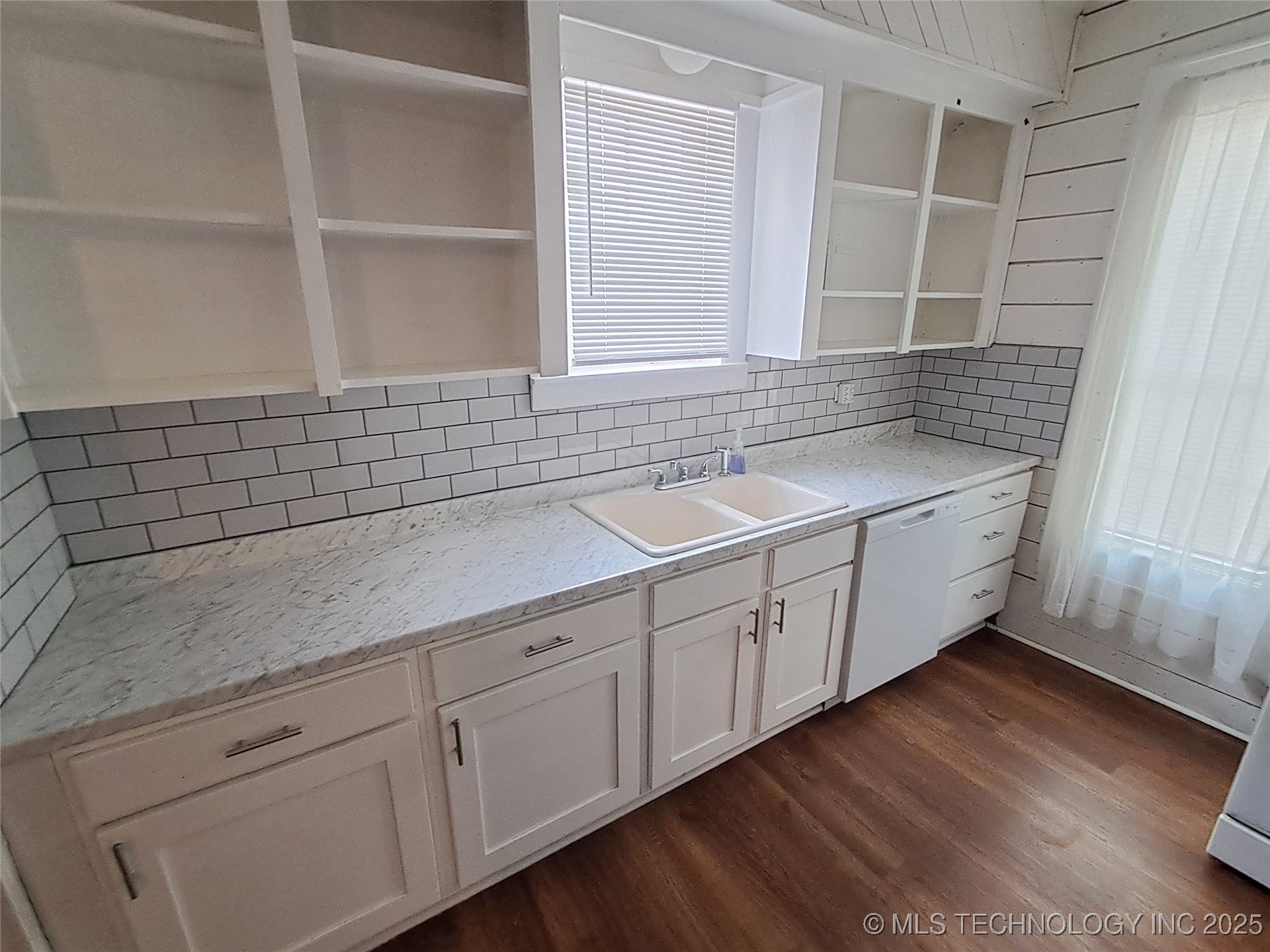 845 C Street Se Property Photo 3