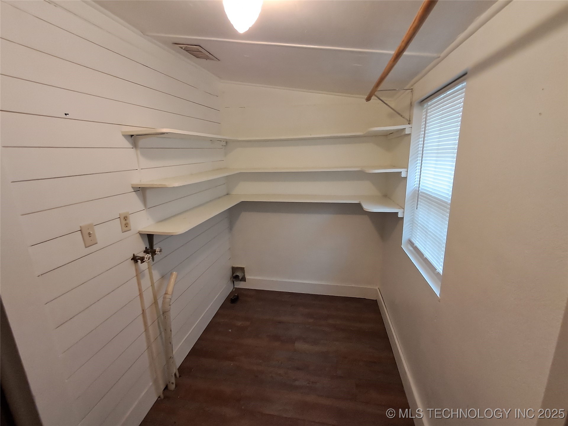 845 C Street Se Property Photo 7