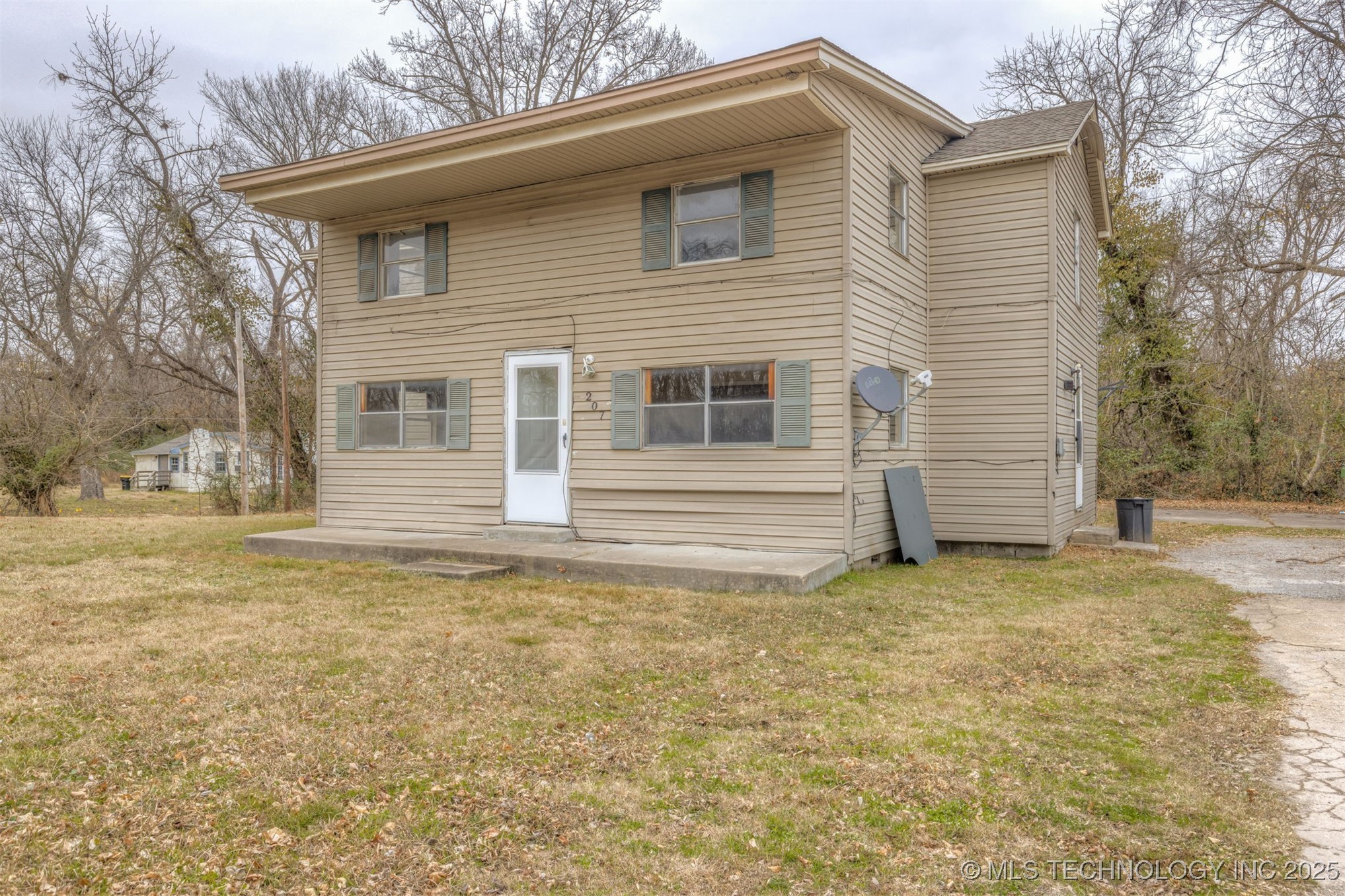 207 S Bixby Street Property Photo 1