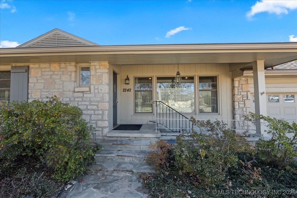 2242 E 33rd Street Property Photo 4