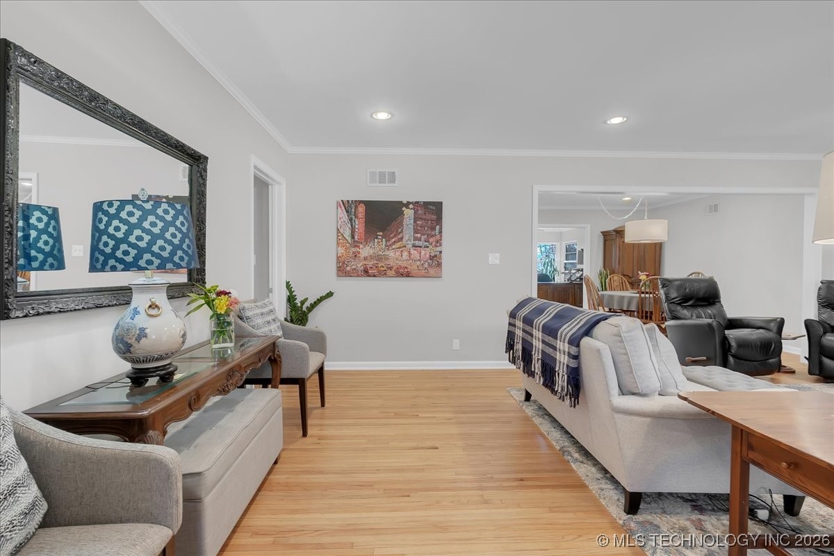 2242 E 33rd Street Property Photo 7