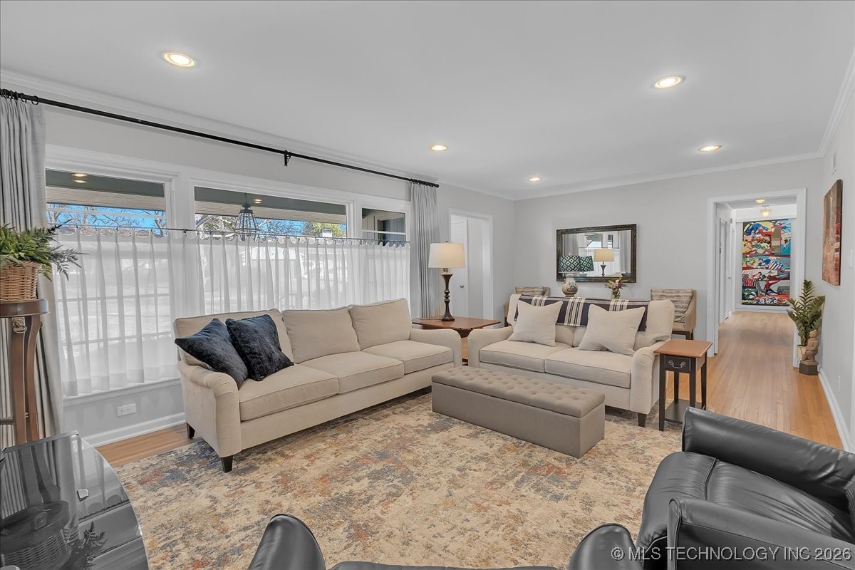 2242 E 33rd Street Property Photo 10