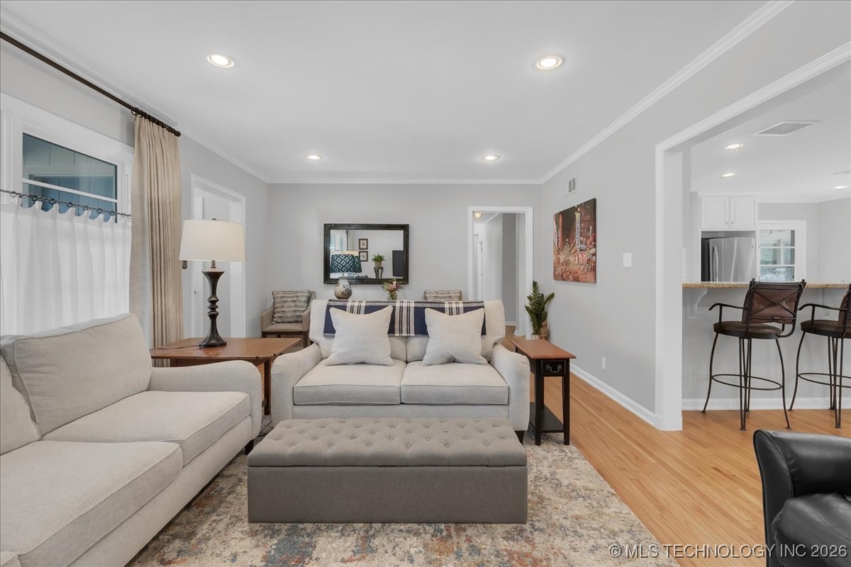 2242 E 33rd Street Property Photo 11