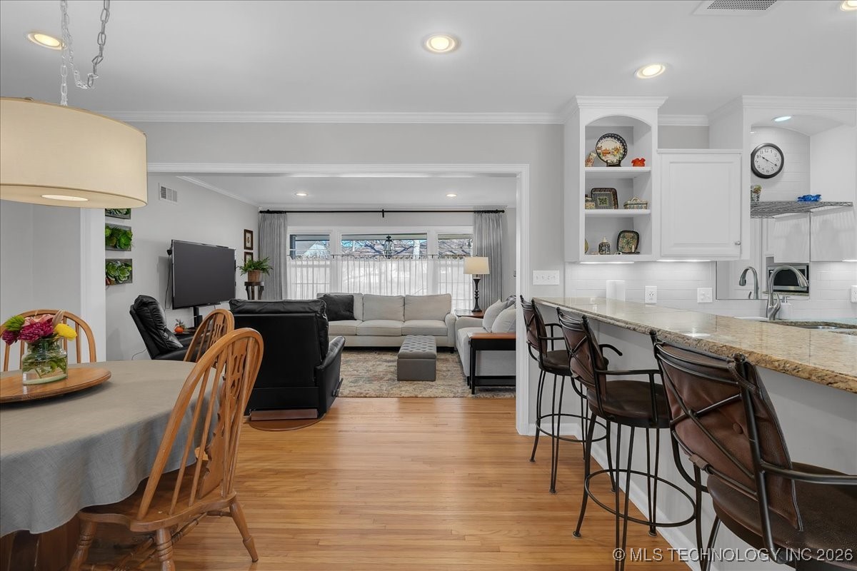 2242 E 33rd Street Property Photo 15