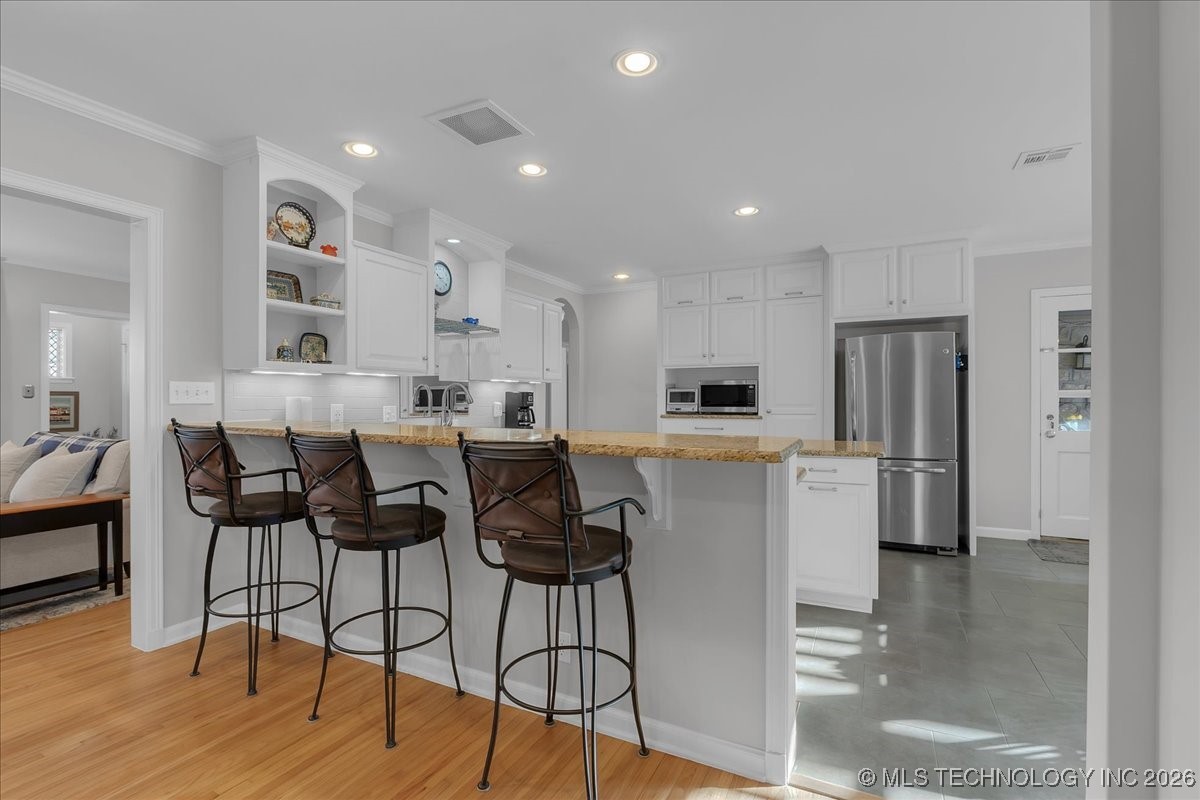 2242 E 33rd Street Property Photo 17