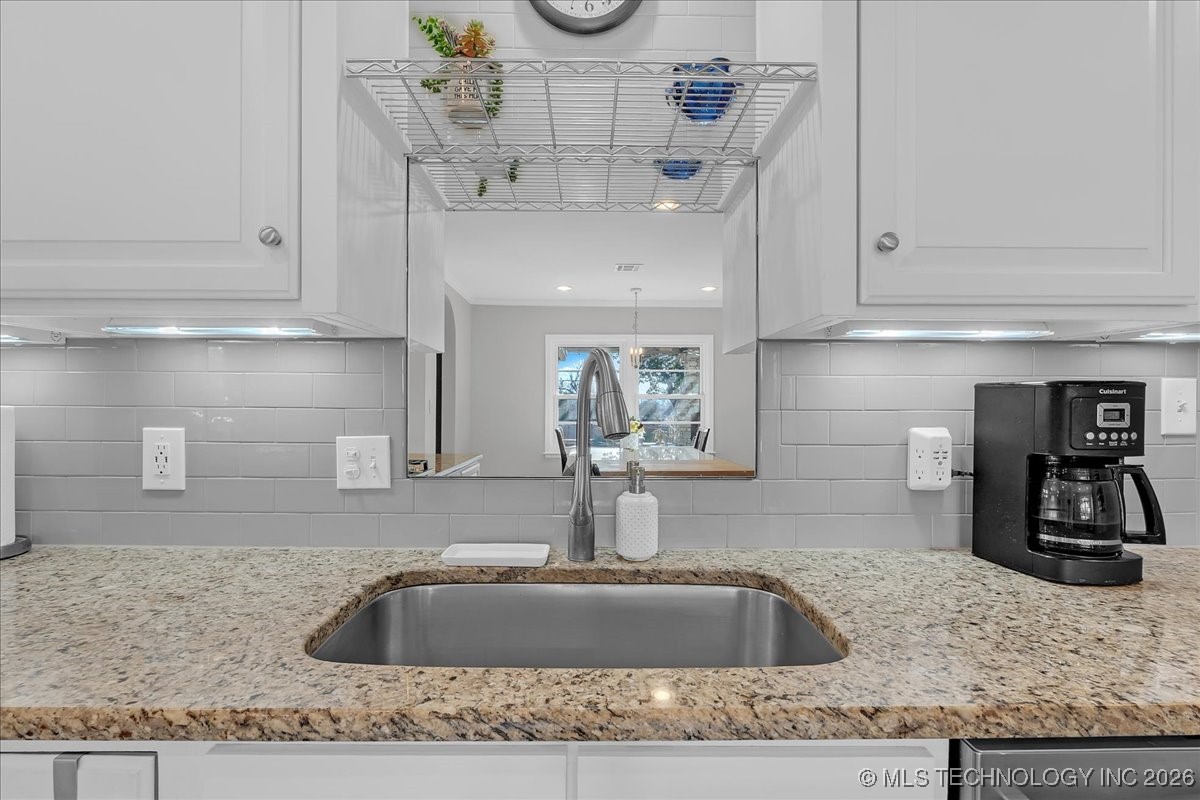 2242 E 33rd Street Property Photo 25