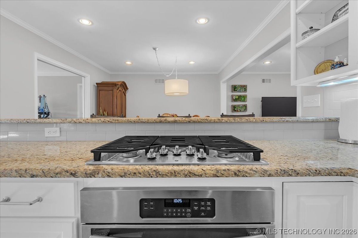 2242 E 33rd Street Property Photo 26