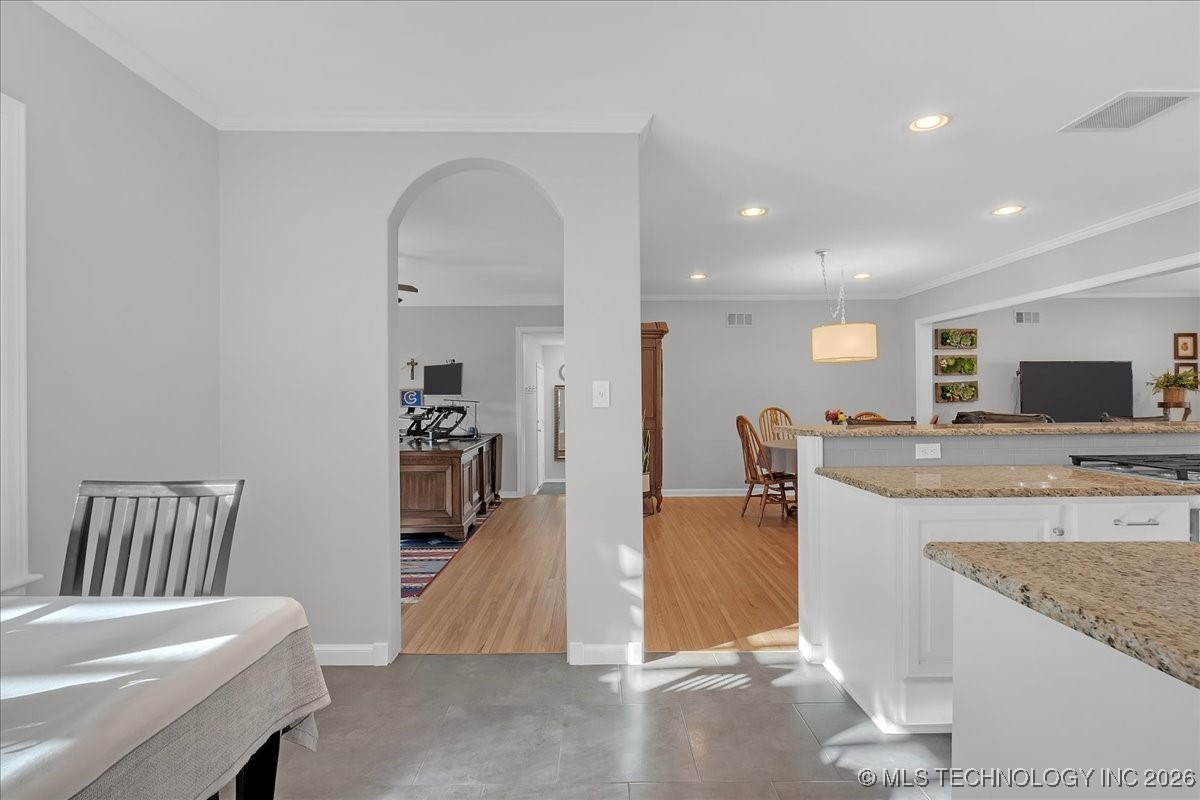 2242 E 33rd Street Property Photo 28