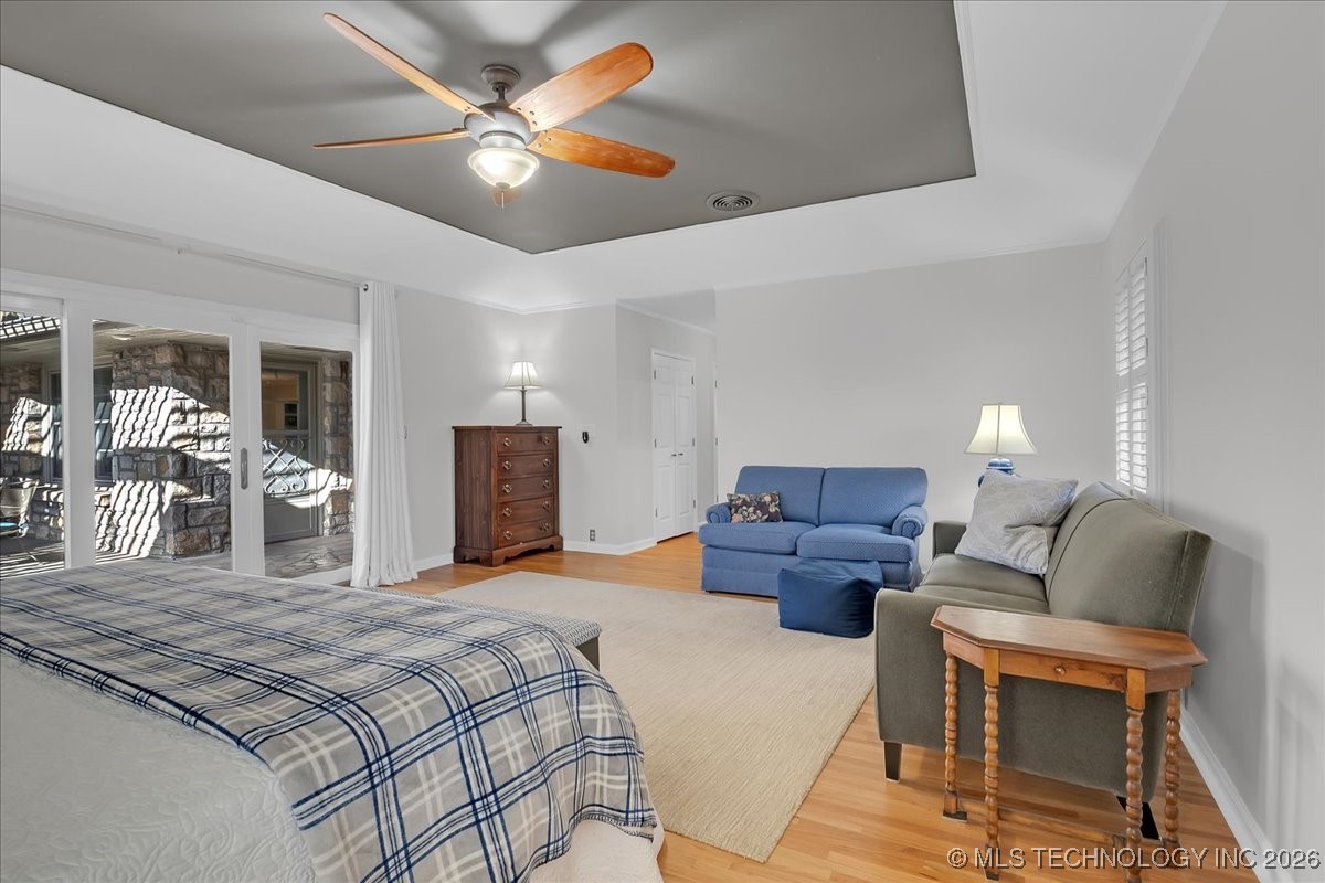 2242 E 33rd Street Property Photo 35