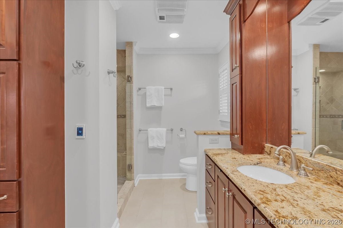 2242 E 33rd Street Property Photo 39