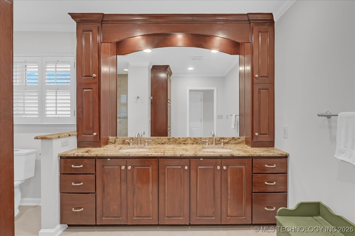 2242 E 33rd Street Property Photo 40