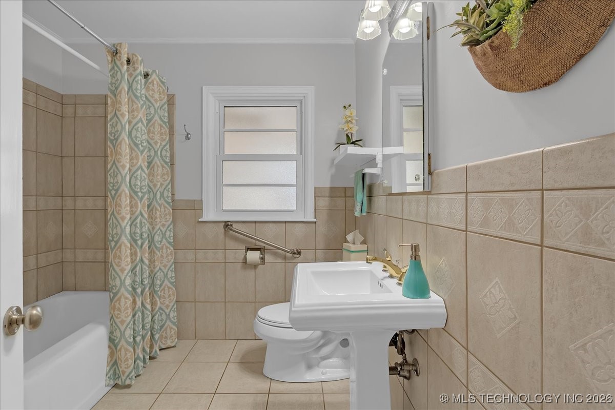 2242 E 33rd Street Property Photo 46