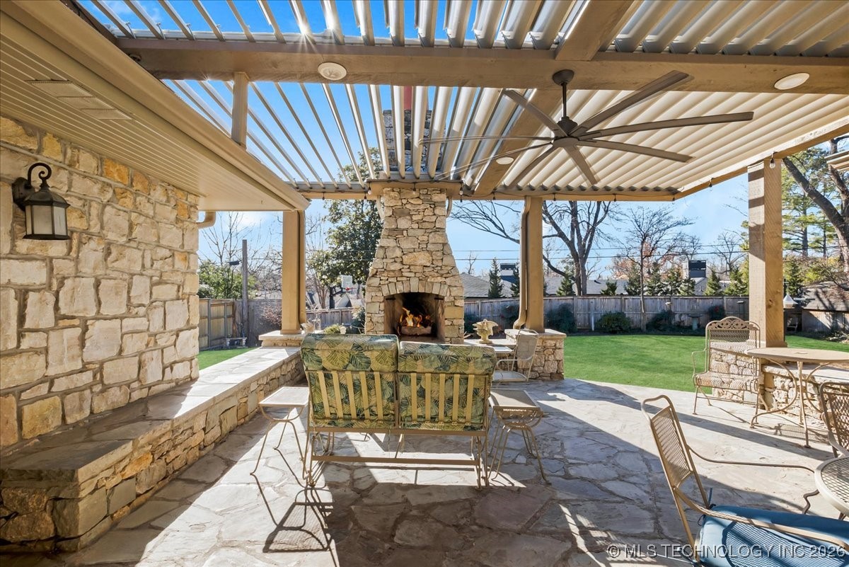 2242 E 33rd Street Property Photo 56