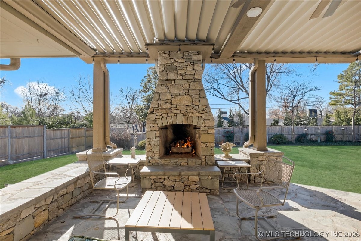 2242 E 33rd Street Property Photo 57