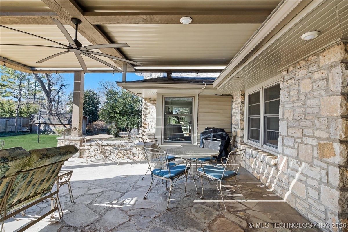 2242 E 33rd Street Property Photo 58