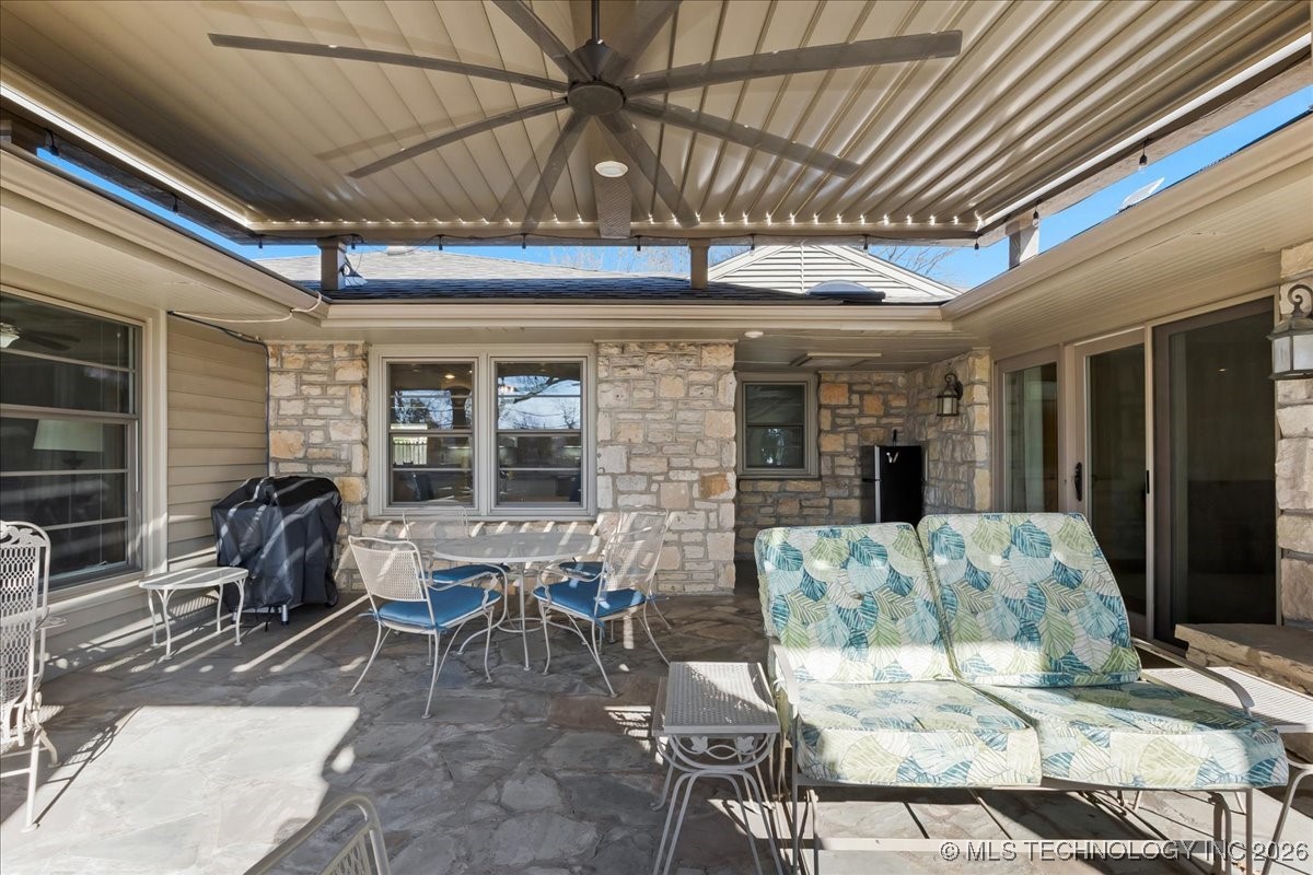 2242 E 33rd Street Property Photo 59