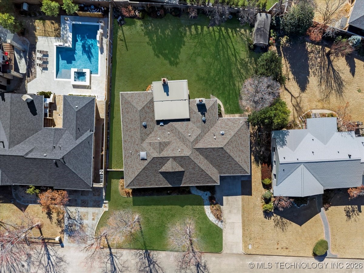 2242 E 33rd Street Property Photo 65