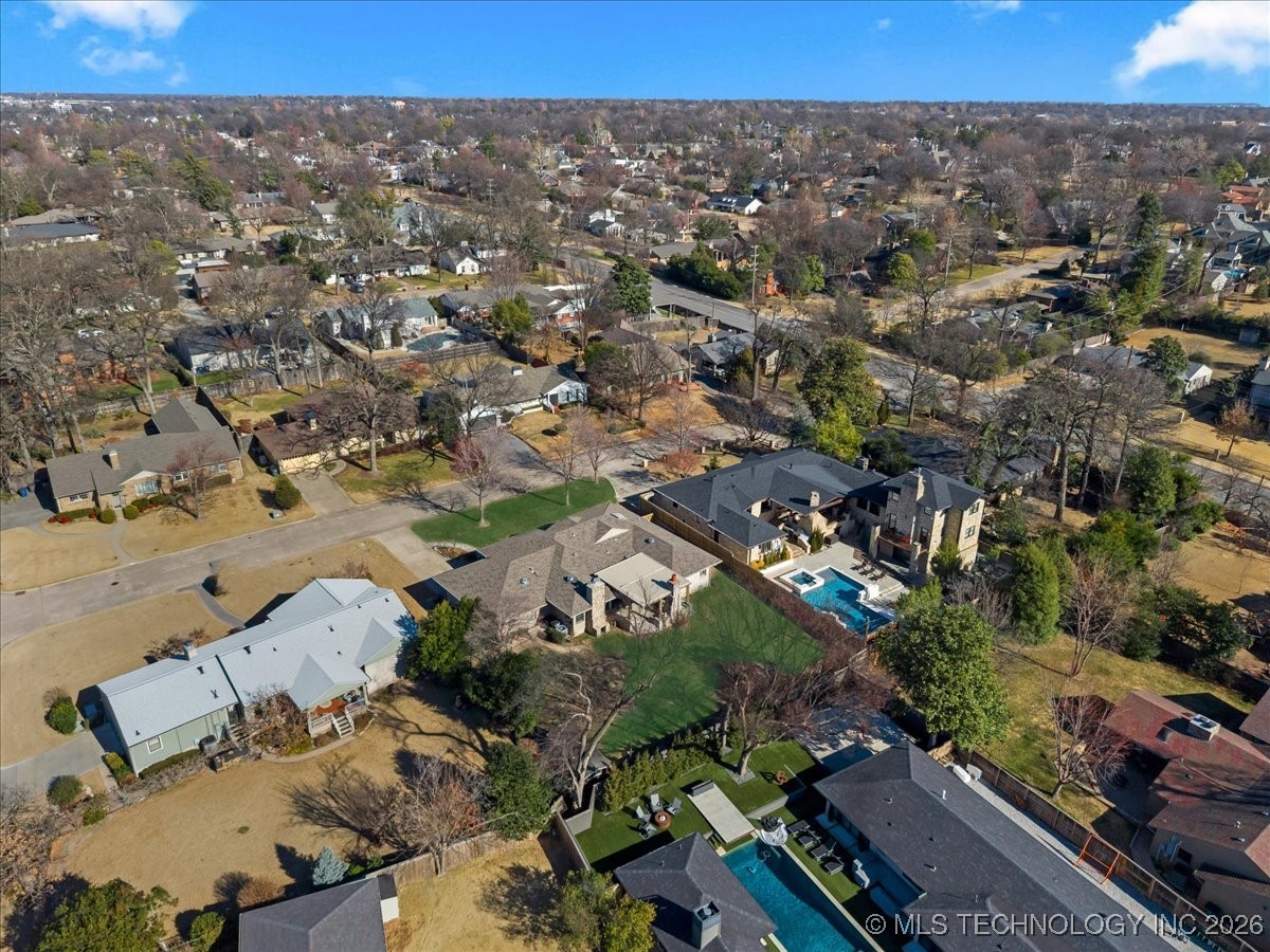 2242 E 33rd Street Property Photo 70