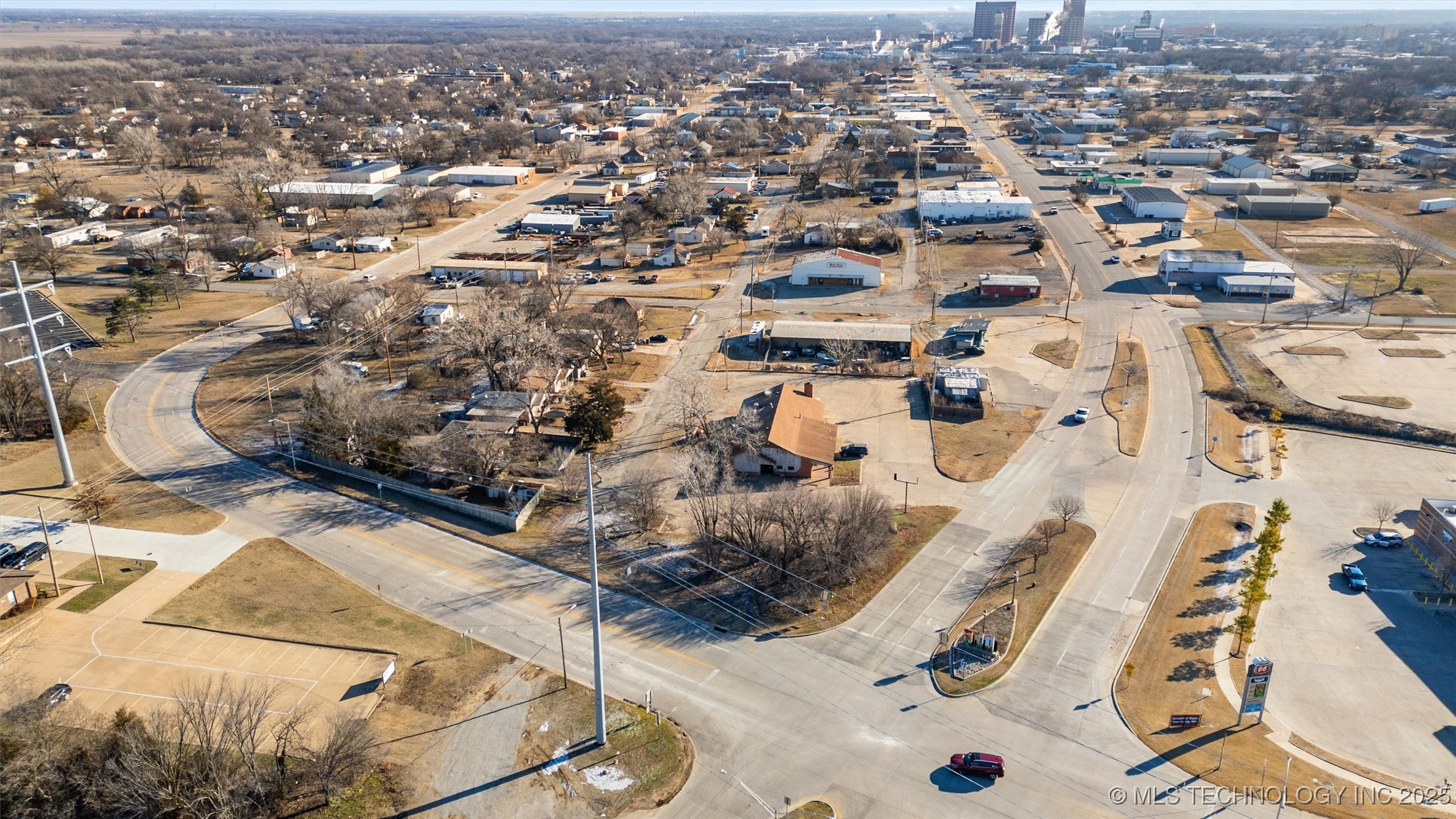 1840 Sw Frank Phillips Boulevard Property Photo 3