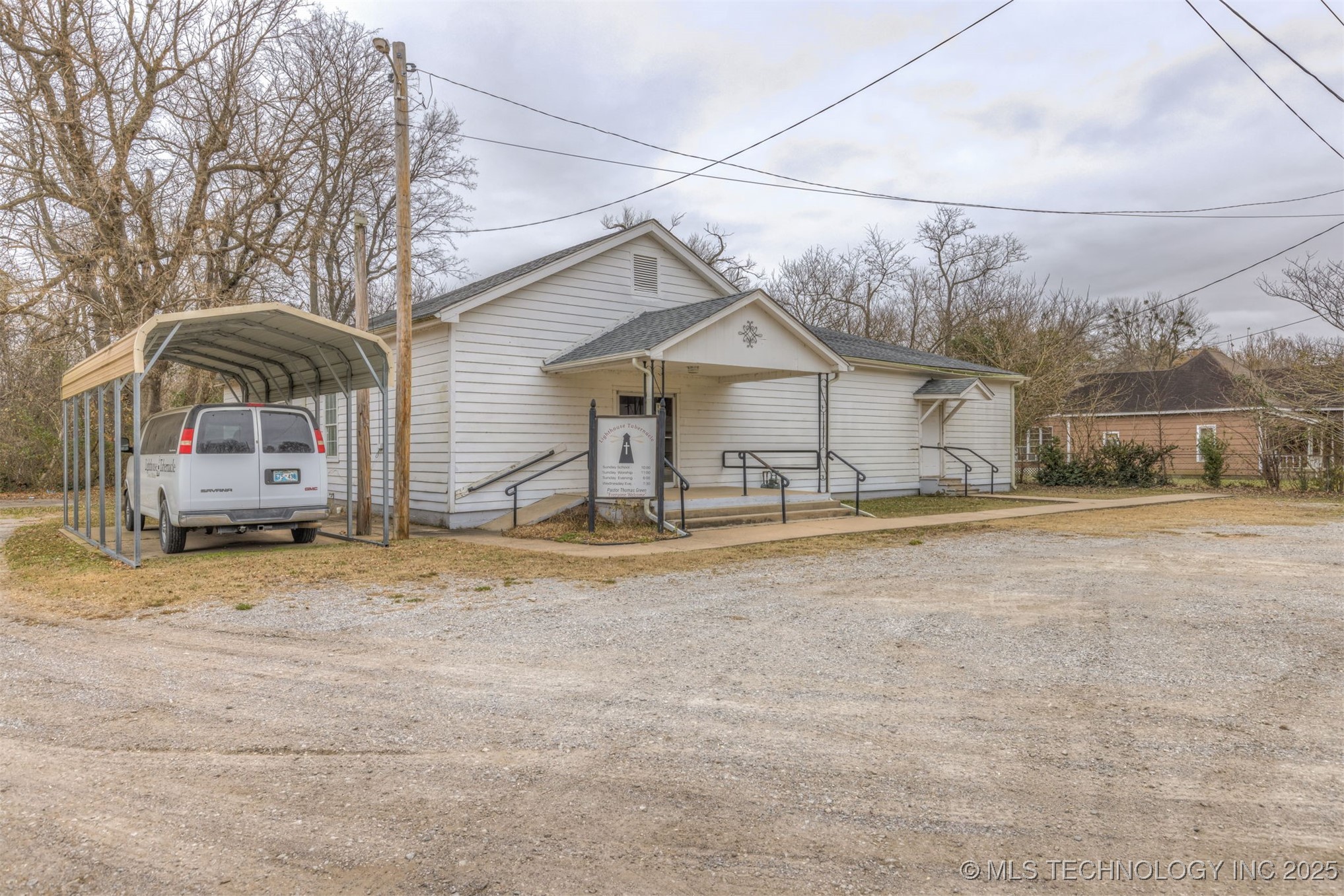 215 S Bixby Street Property Photo 2