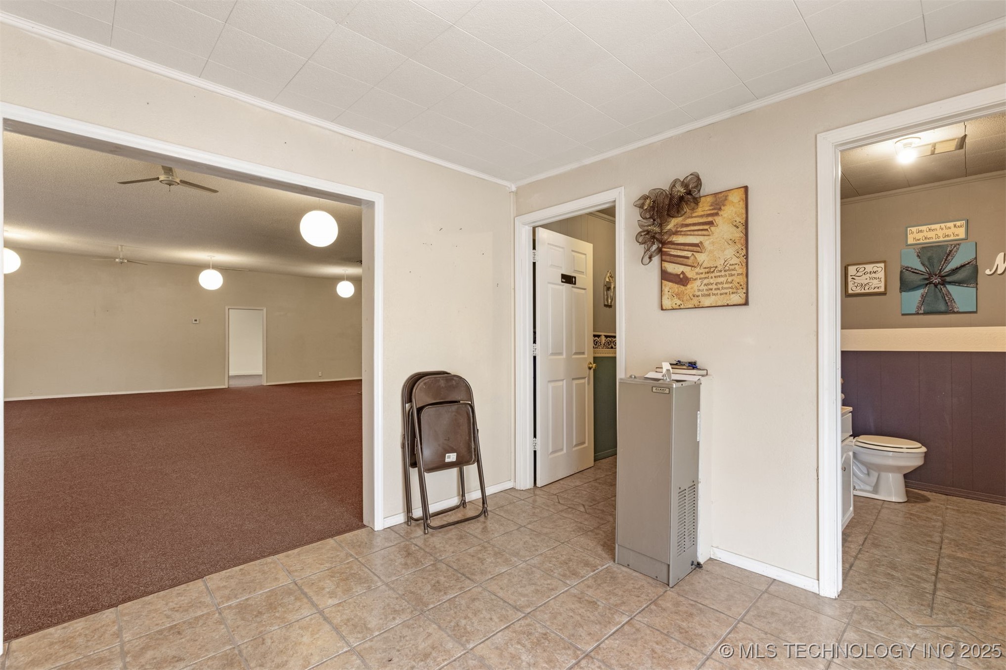 215 S Bixby Street Property Photo 6