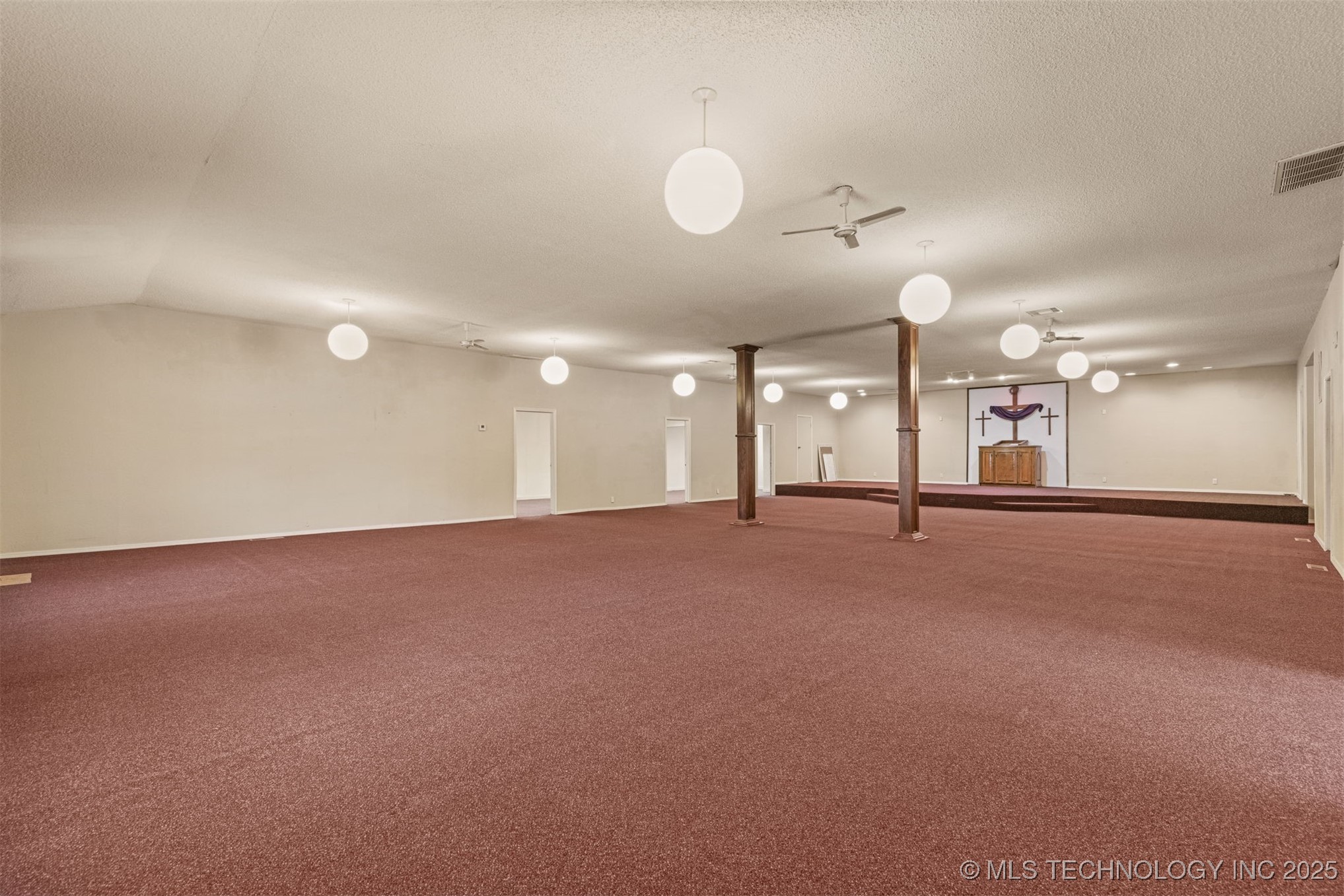 215 S Bixby Street Property Photo 9