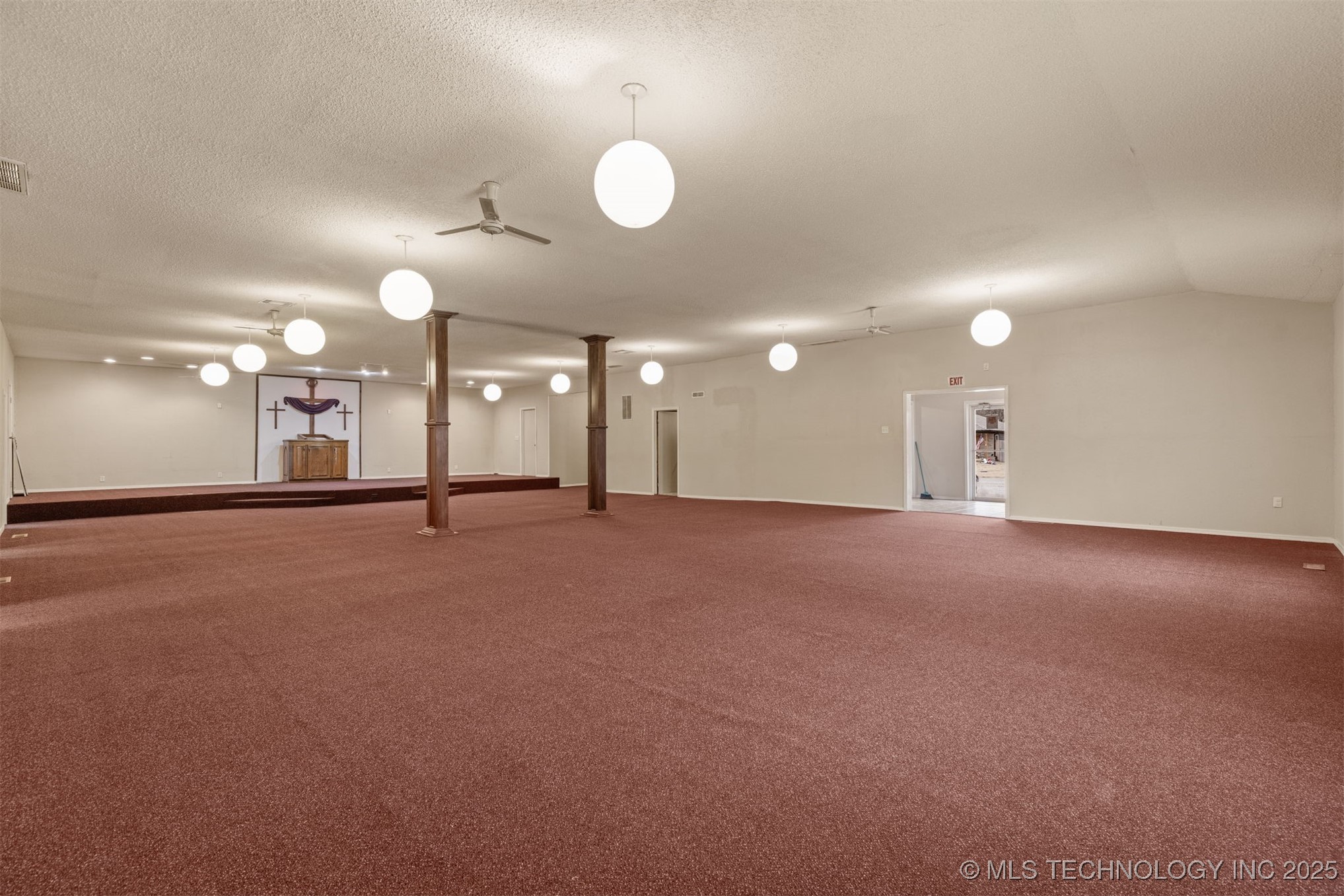 215 S Bixby Street Property Photo 11