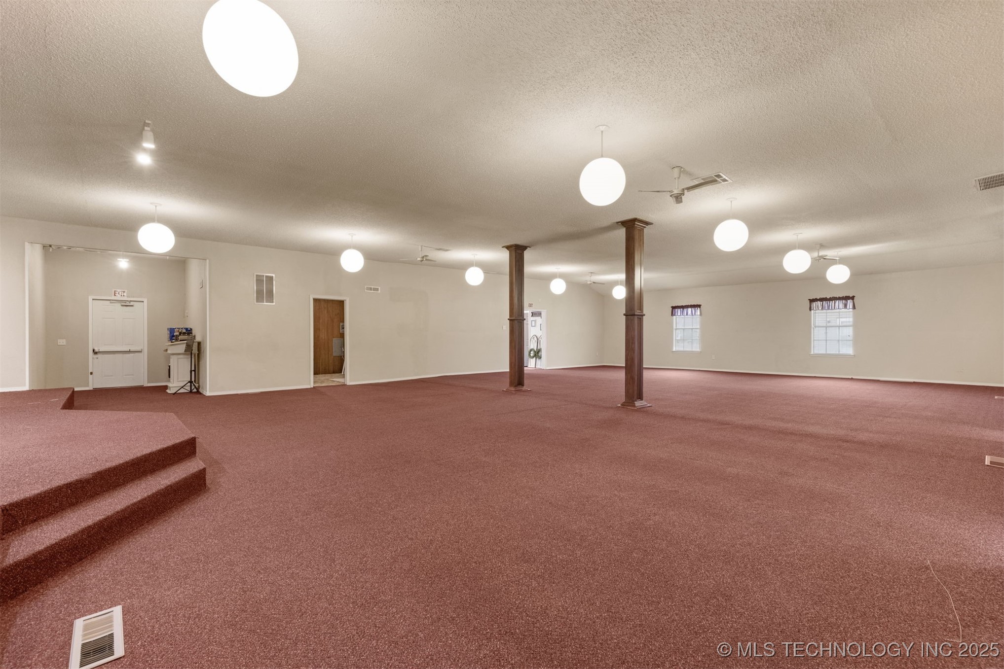 215 S Bixby Street Property Photo 16