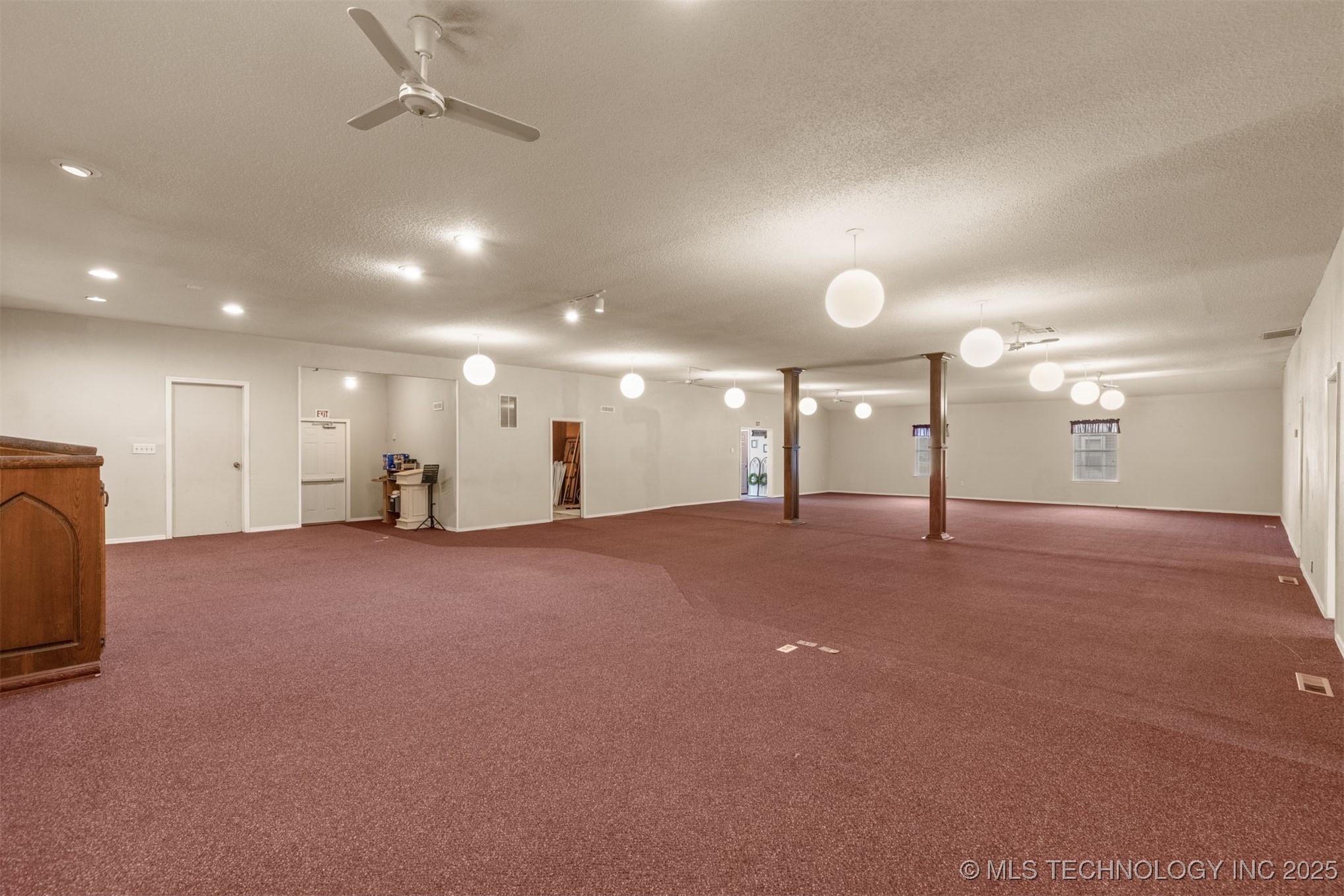 215 S Bixby Street Property Photo 17