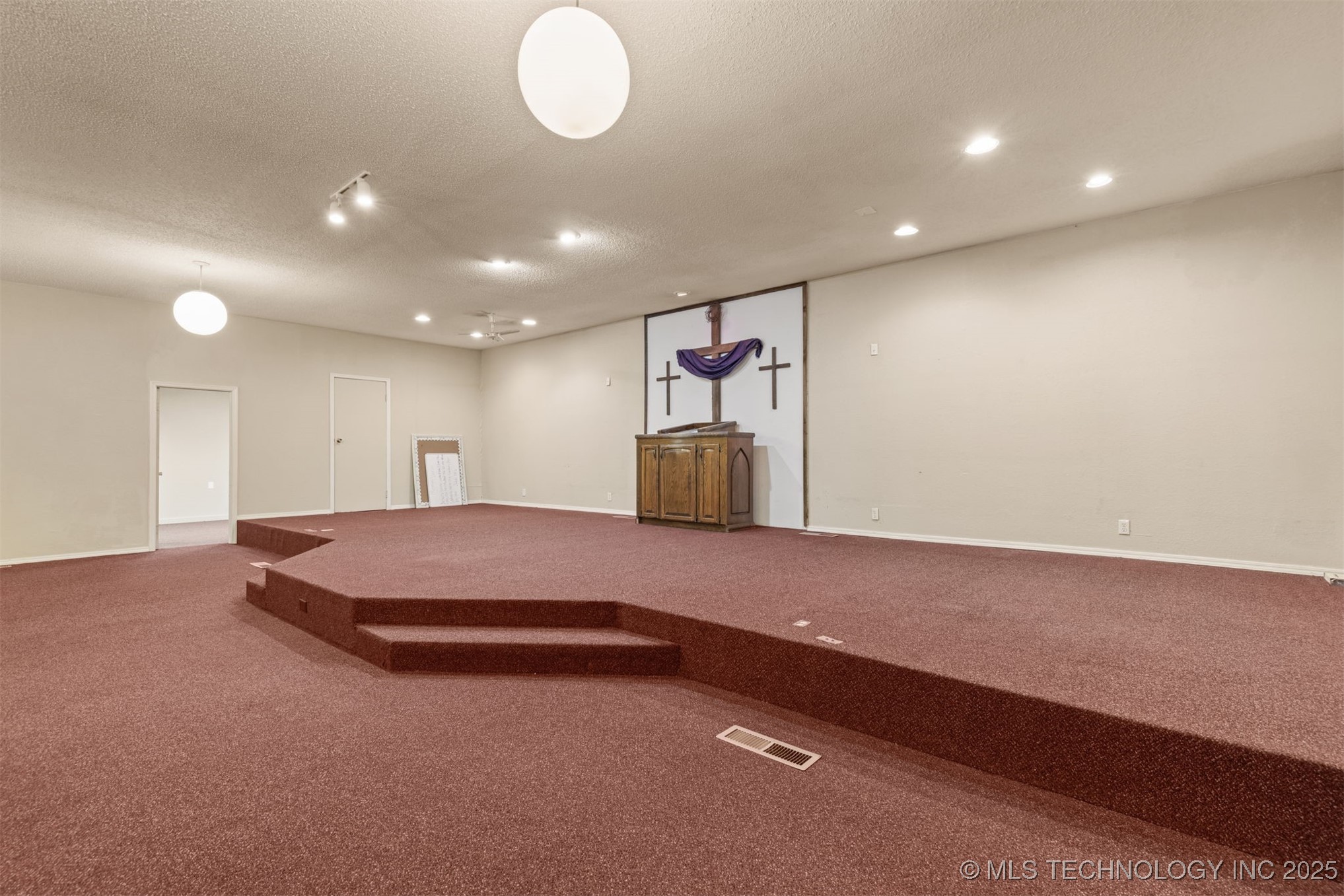 215 S Bixby Street Property Photo 19