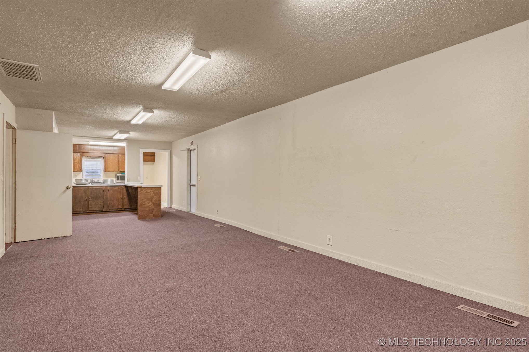 215 S Bixby Street Property Photo 26