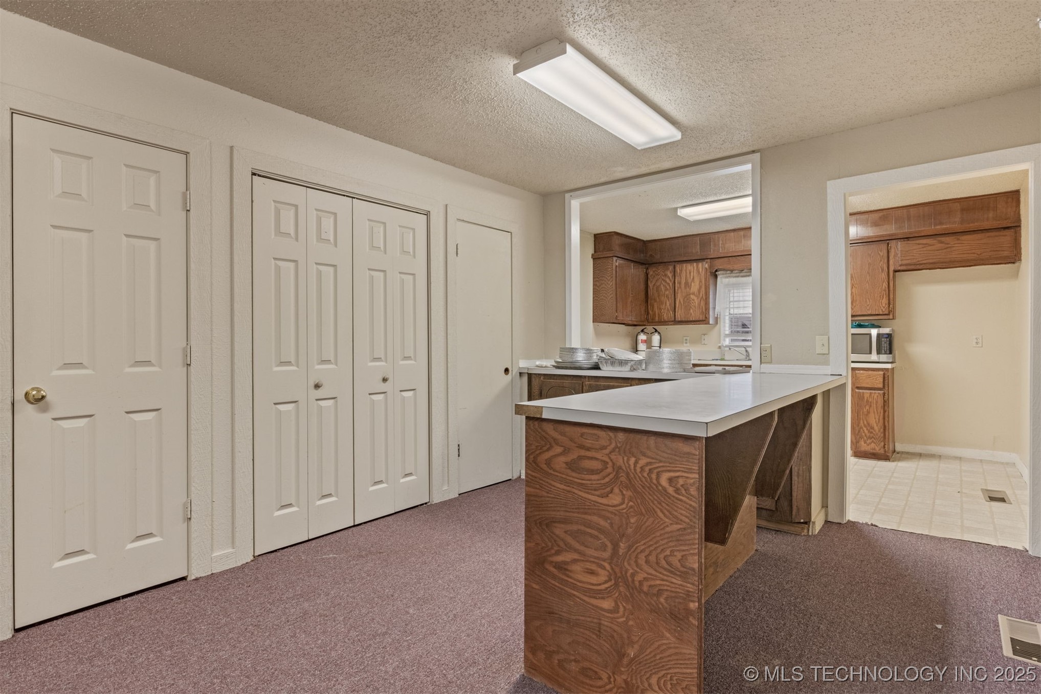 215 S Bixby Street Property Photo 29