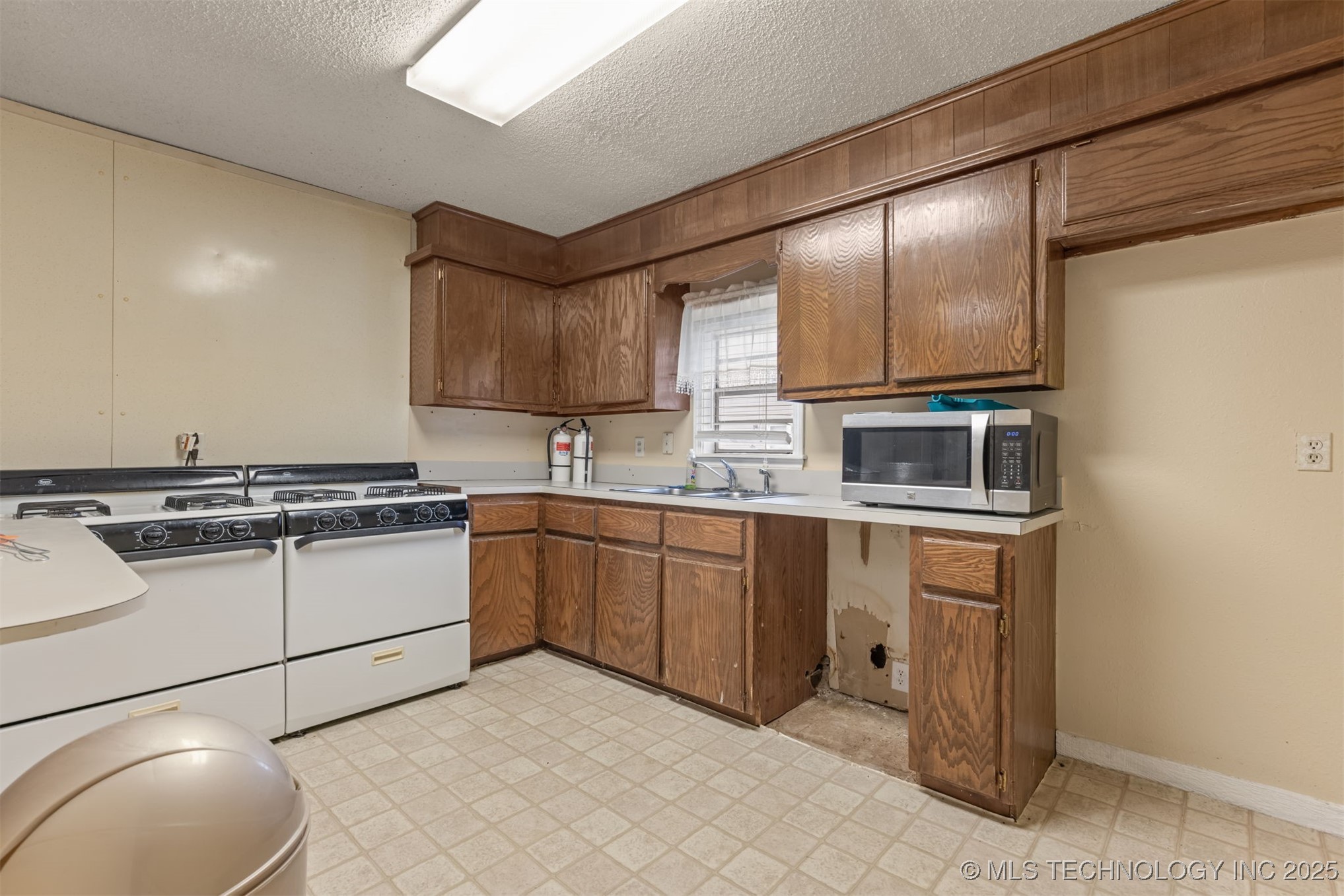 215 S Bixby Street Property Photo 36