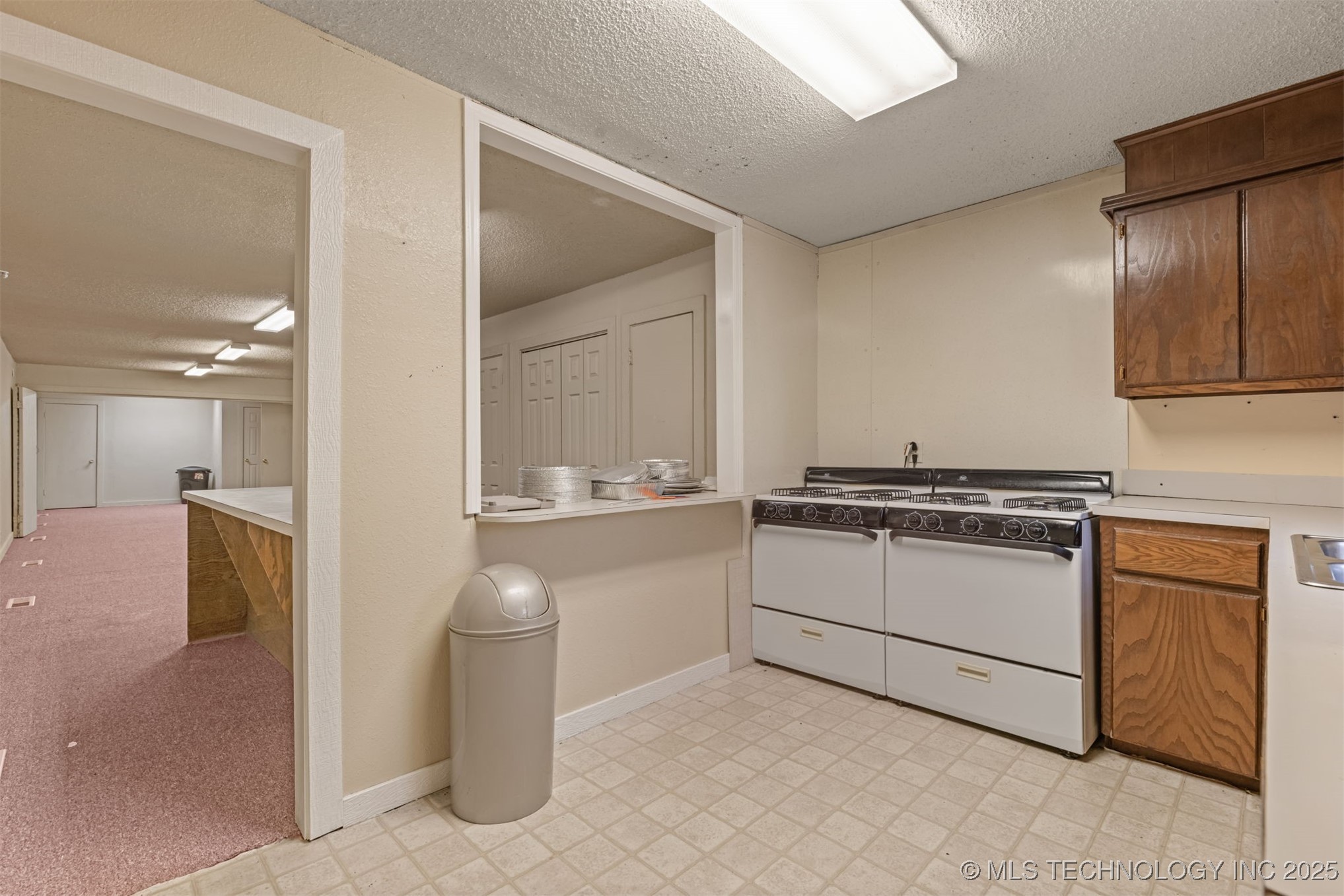 215 S Bixby Street Property Photo 37