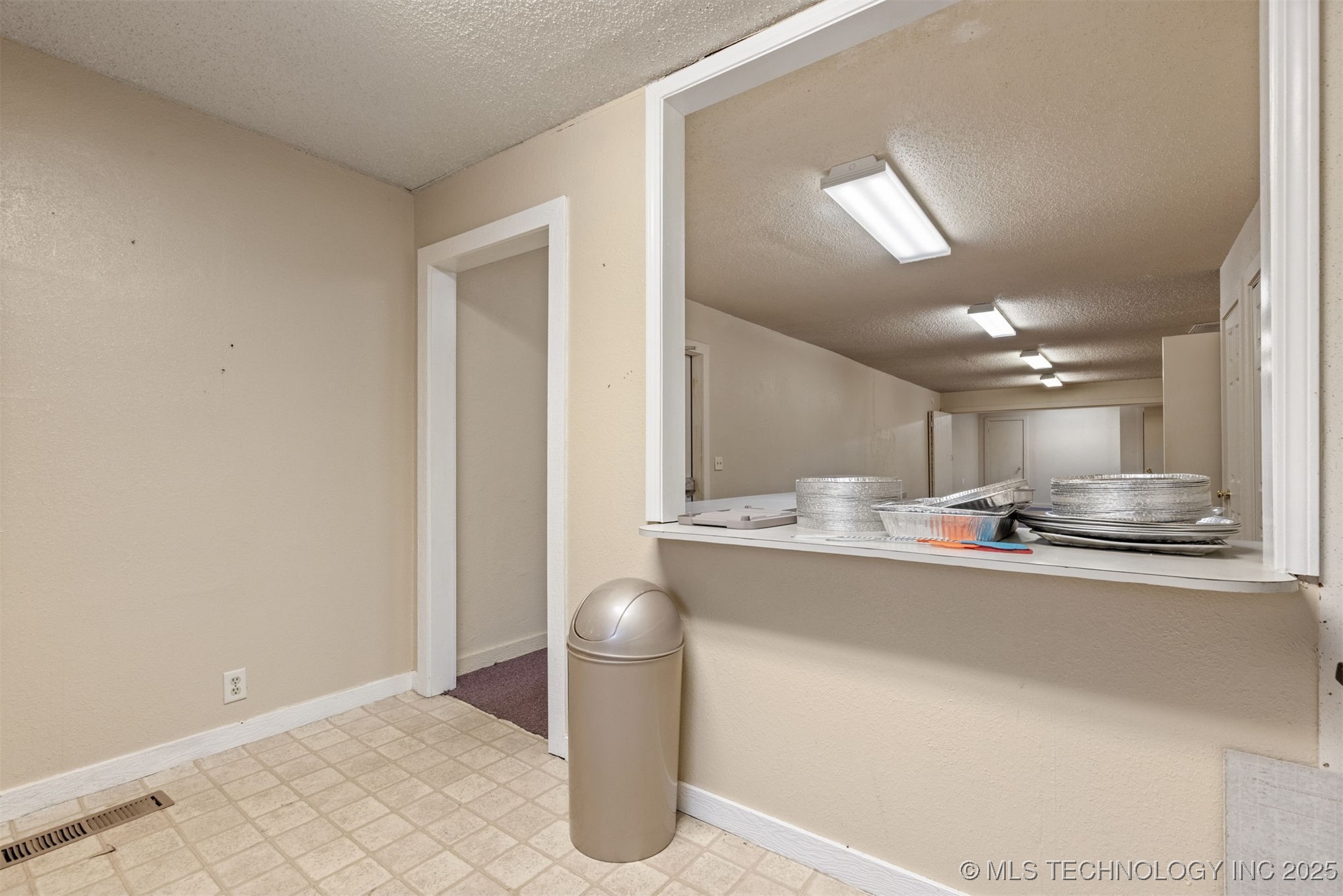 215 S Bixby Street Property Photo 38