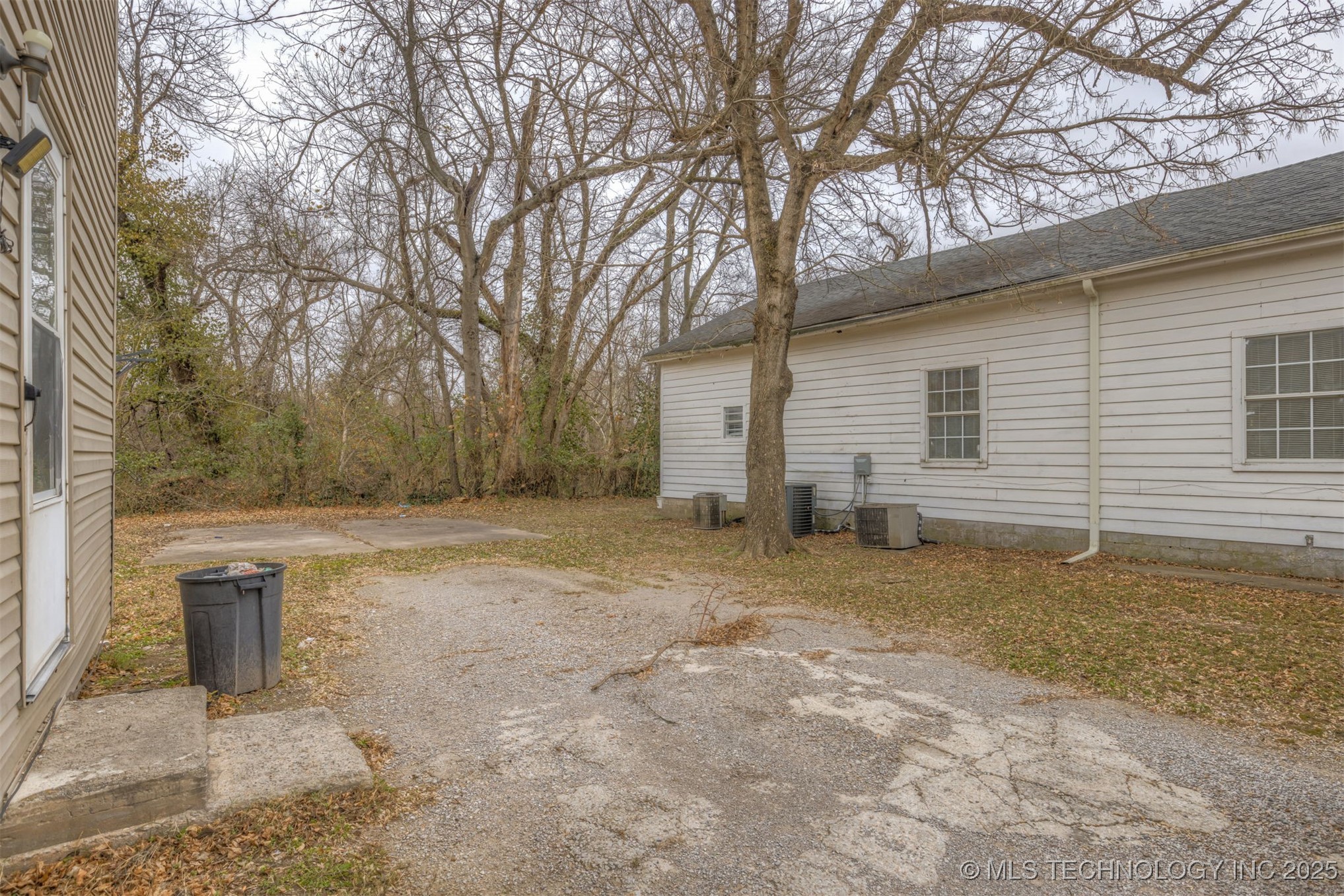 215 S Bixby Street Property Photo 42