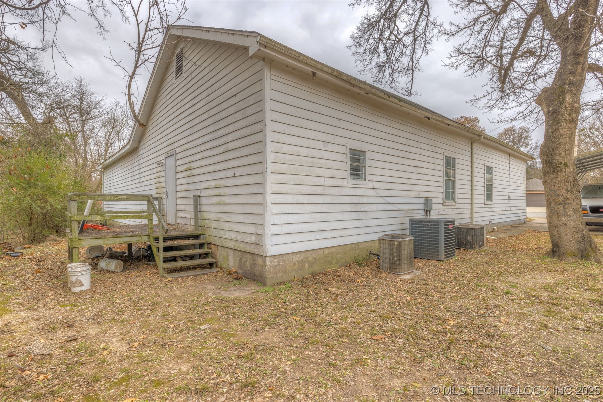 215 S Bixby Street Property Photo 43