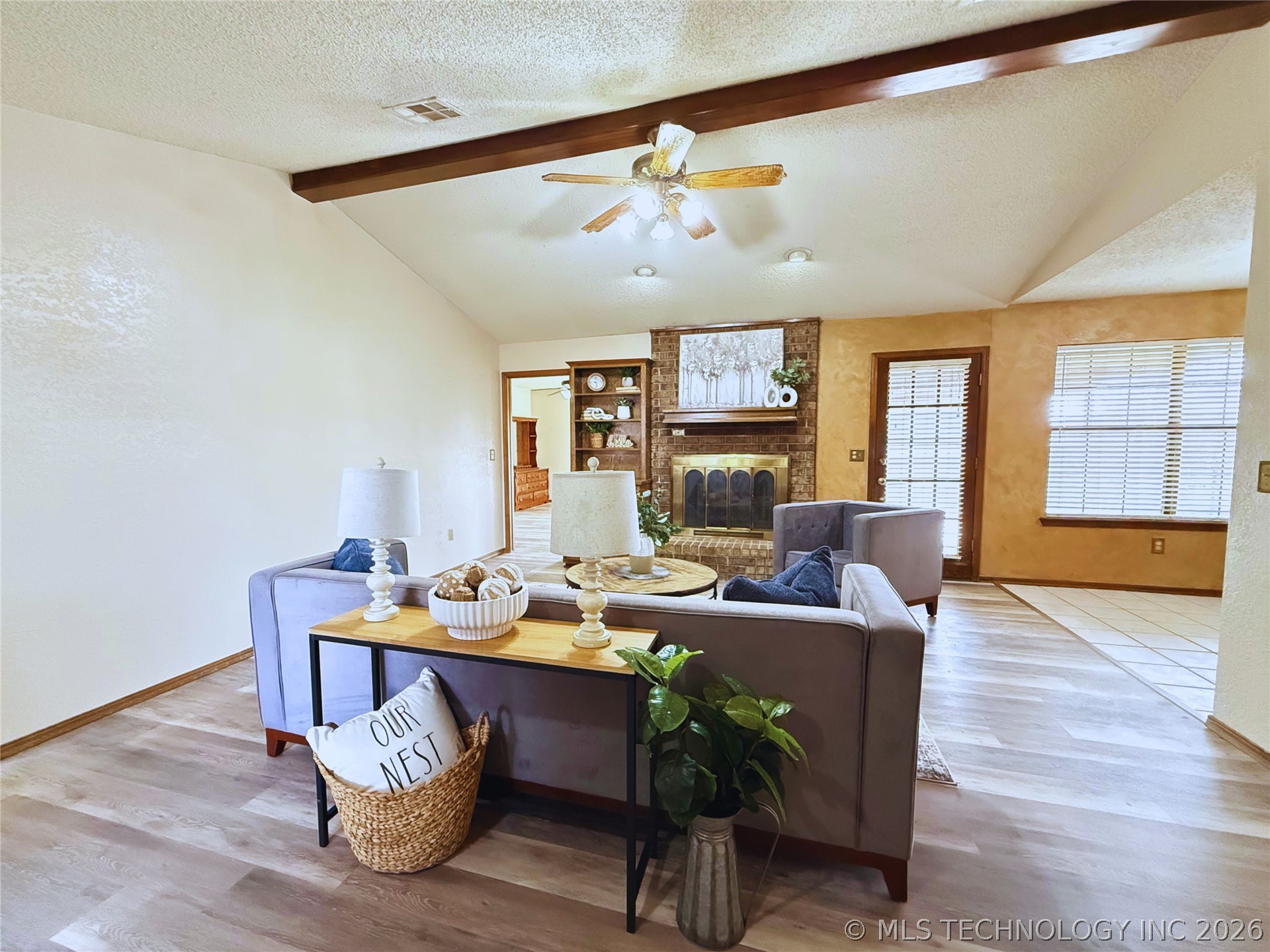 1913 Red Bud Court Property Photo 3