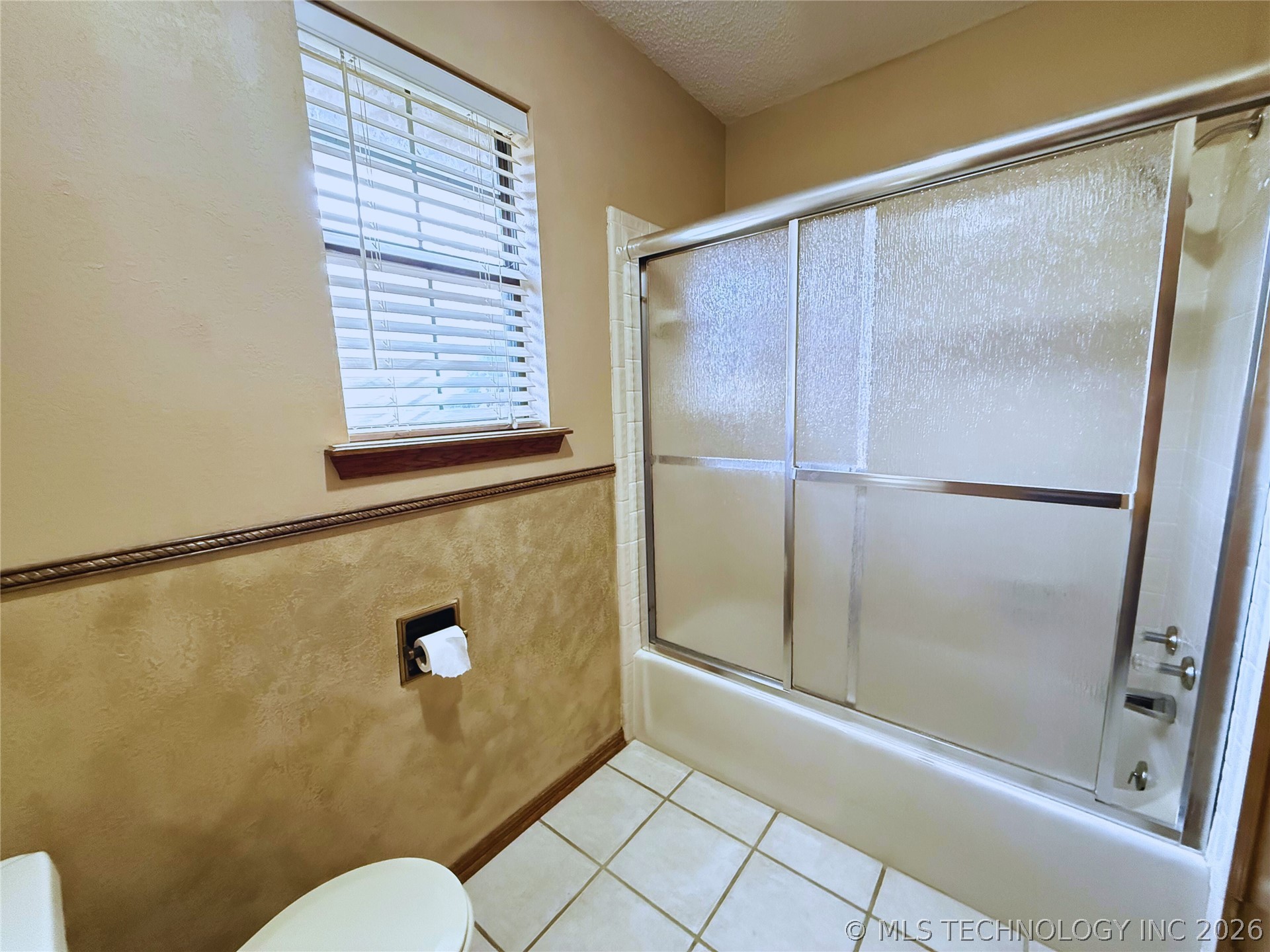 1913 Red Bud Court Property Photo 14