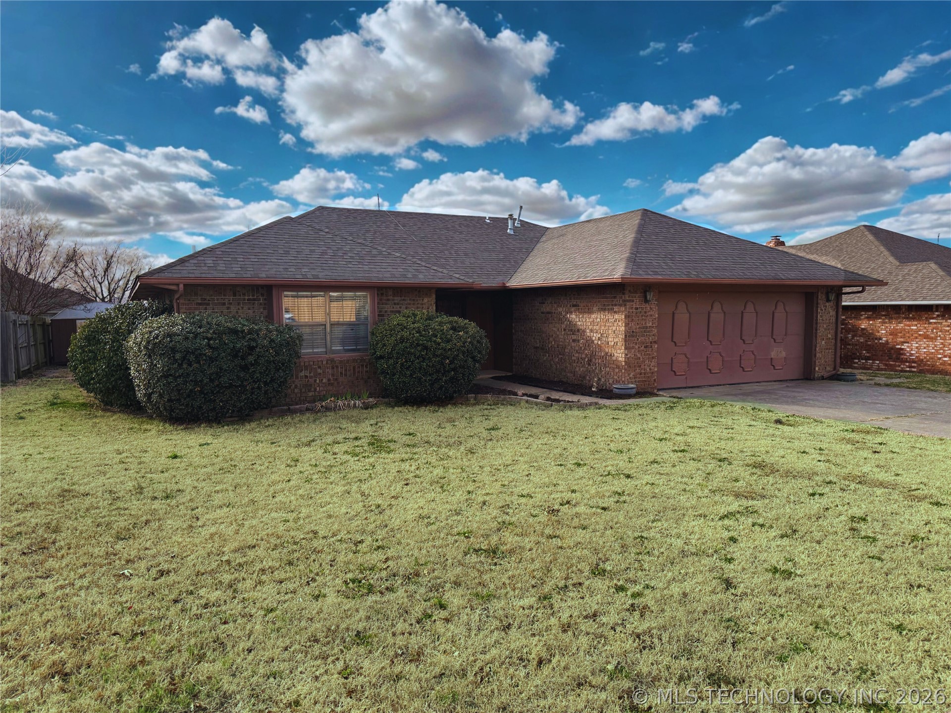 1913 Red Bud Court Property Photo 18