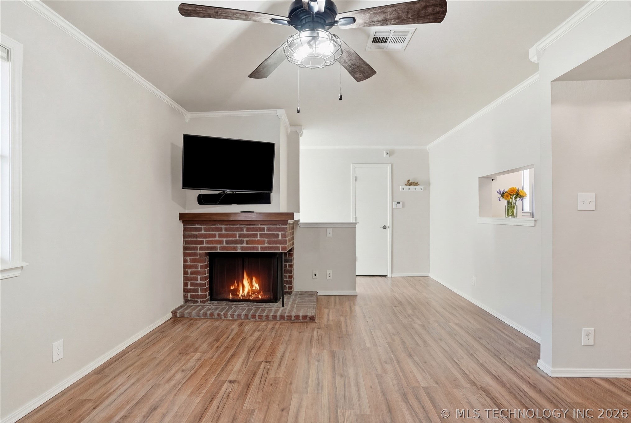 2826 E 90th Street 1602 Property Photo 8