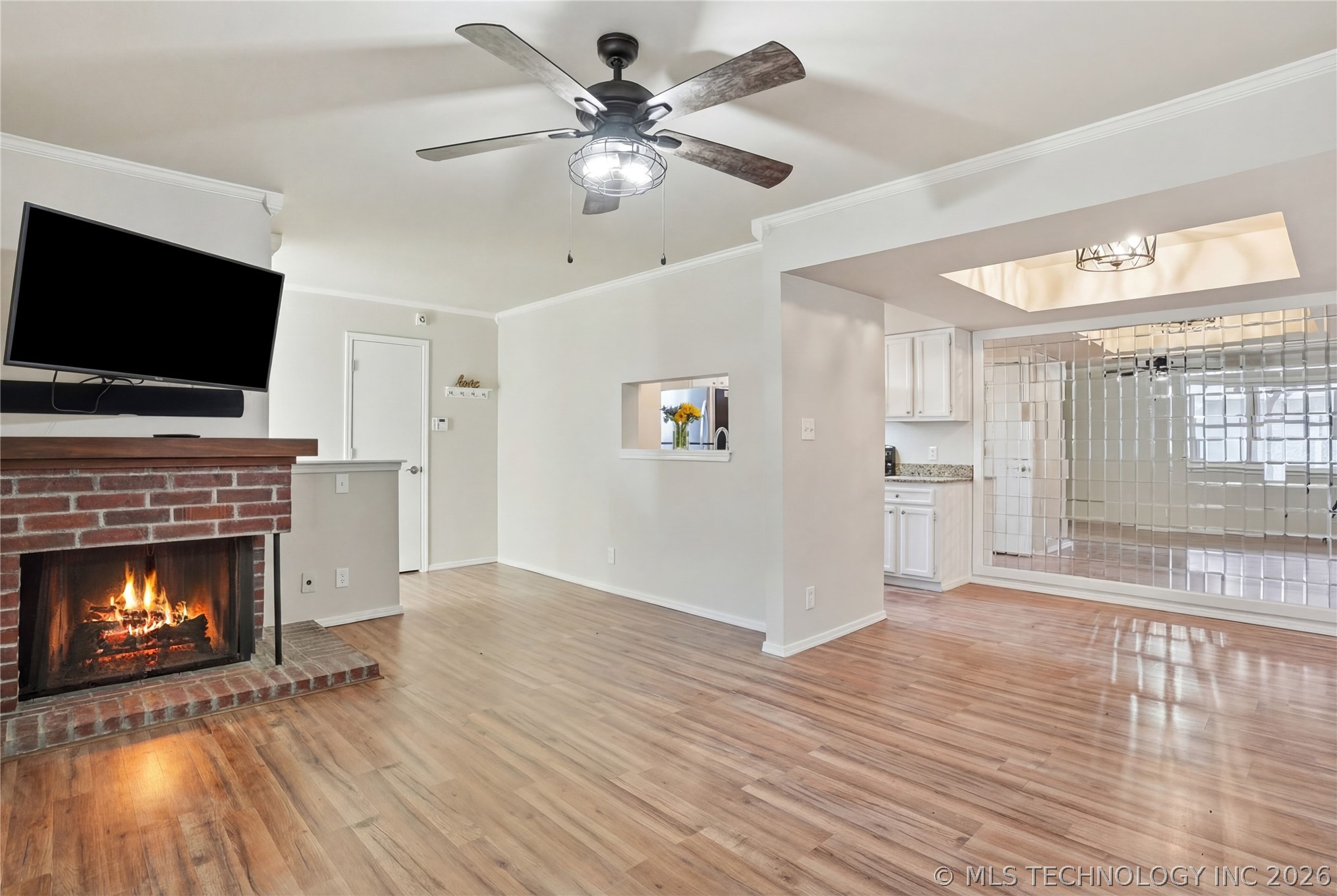 2826 E 90th Street 1602 Property Photo 9