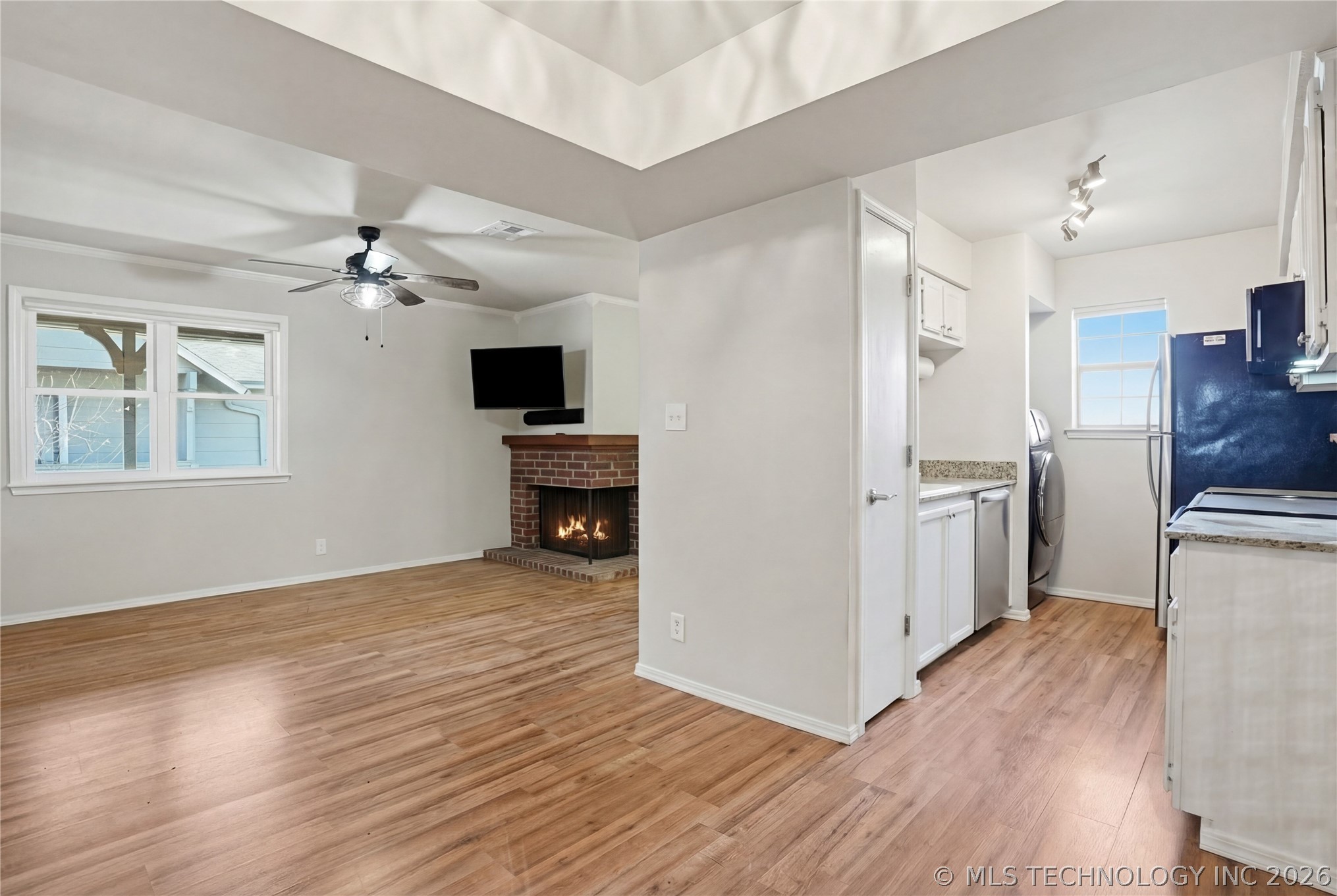 2826 E 90th Street 1602 Property Photo 12