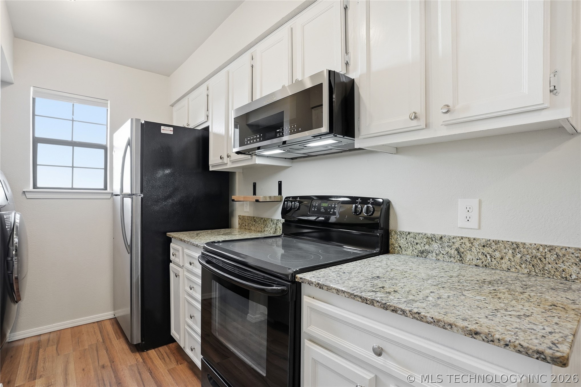 2826 E 90th Street 1602 Property Photo 15