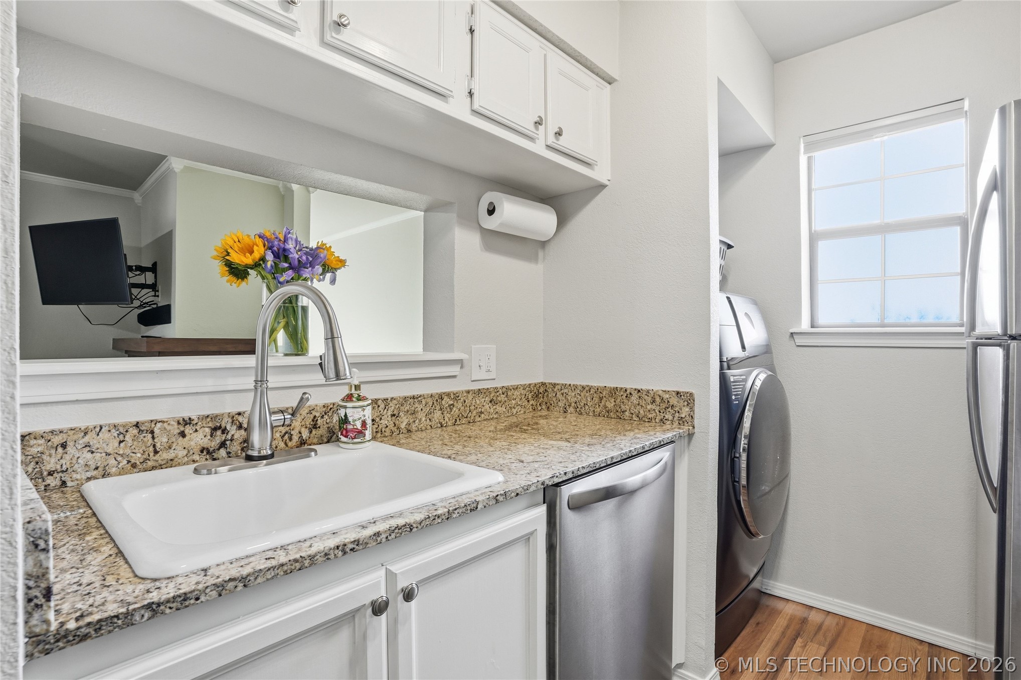 2826 E 90th Street 1602 Property Photo 16