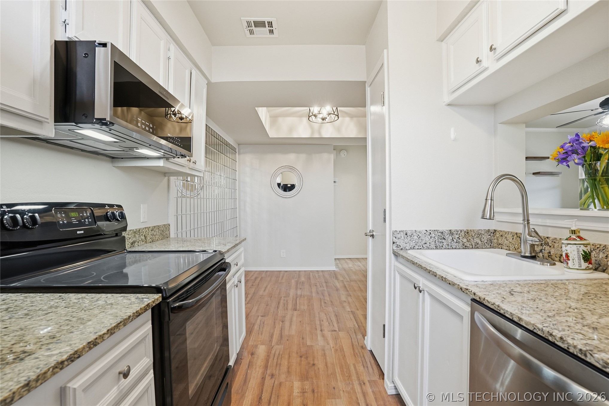 2826 E 90th Street 1602 Property Photo 19