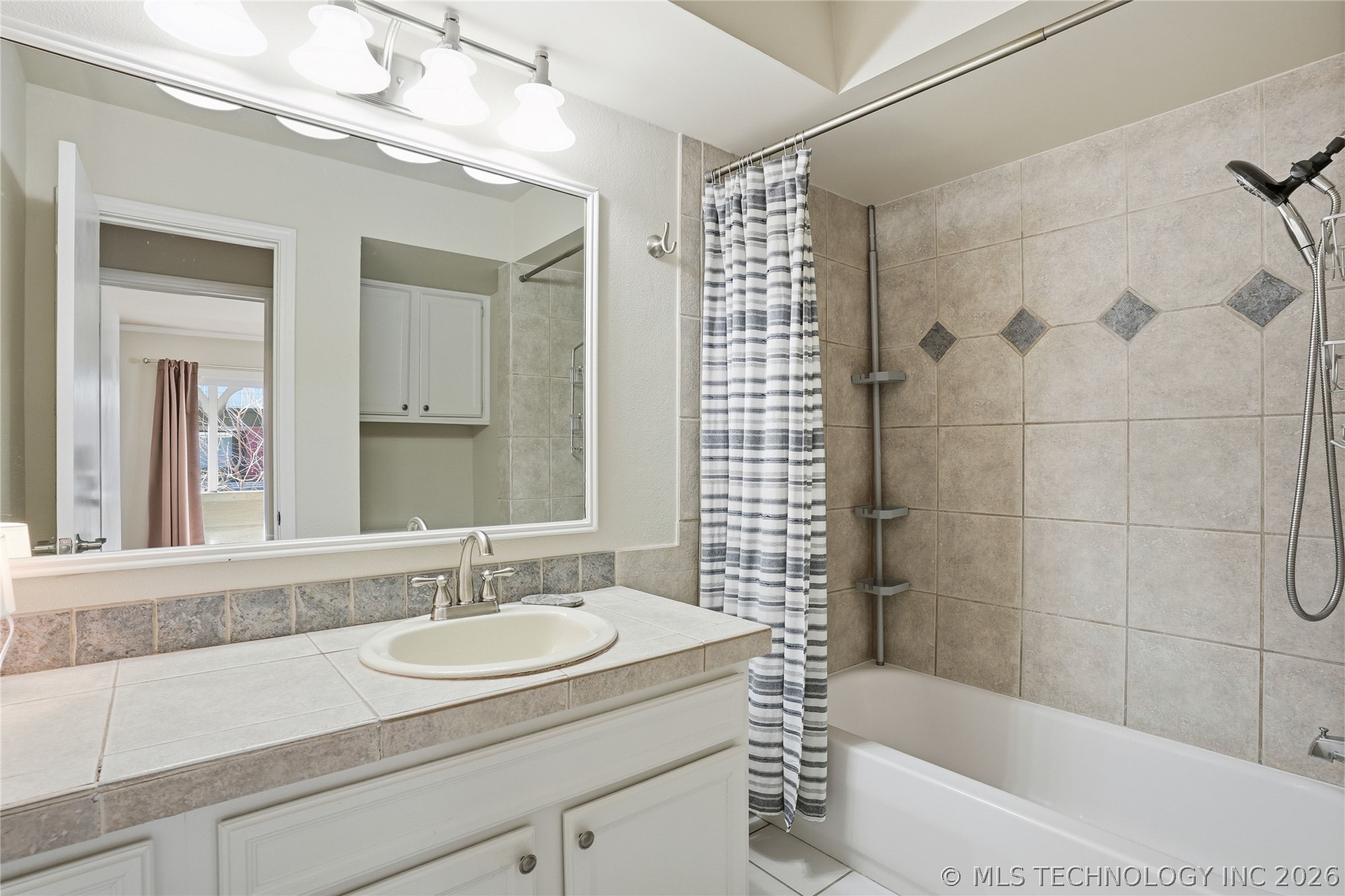 2826 E 90th Street 1602 Property Photo 20