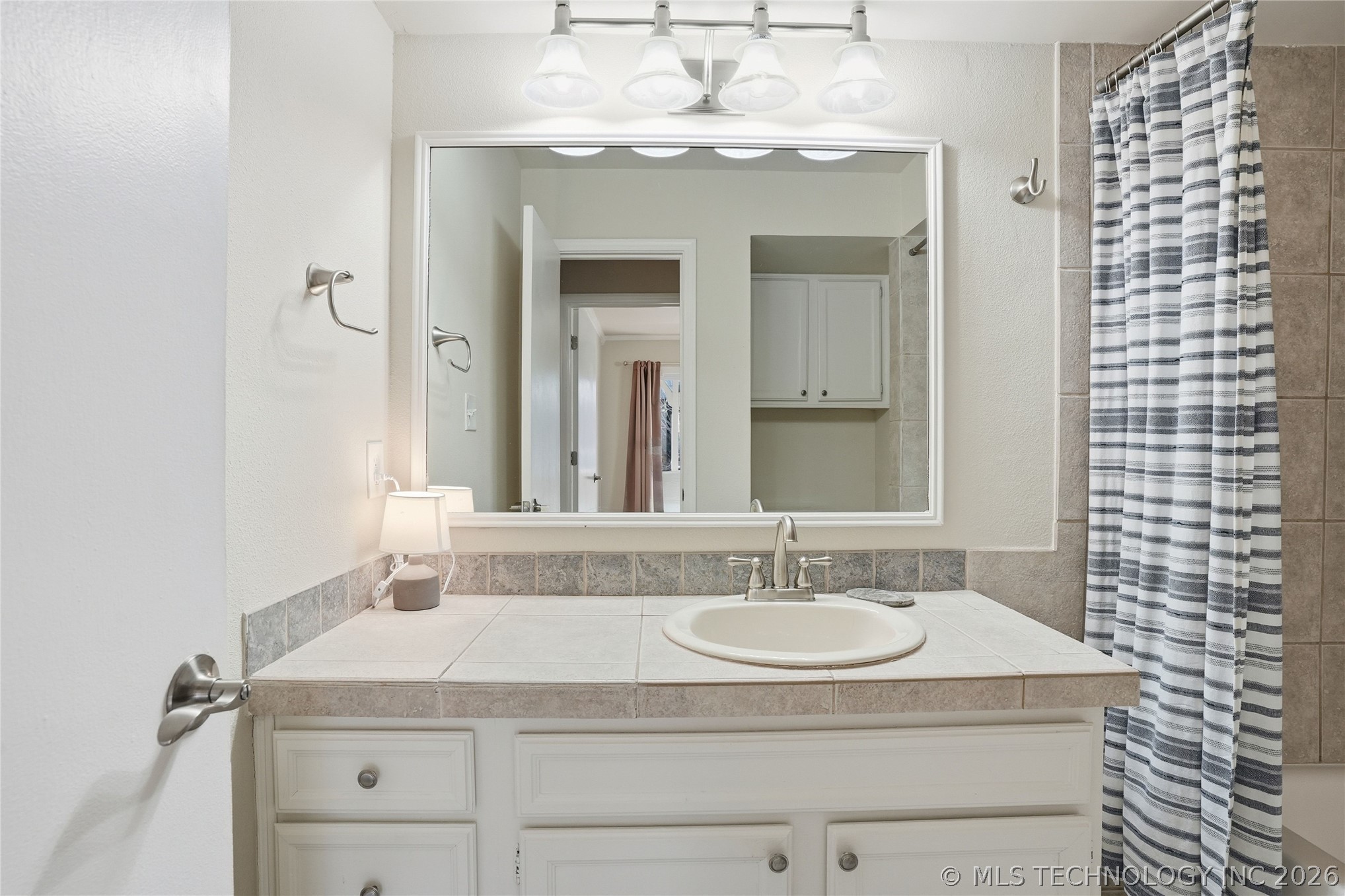 2826 E 90th Street 1602 Property Photo 21