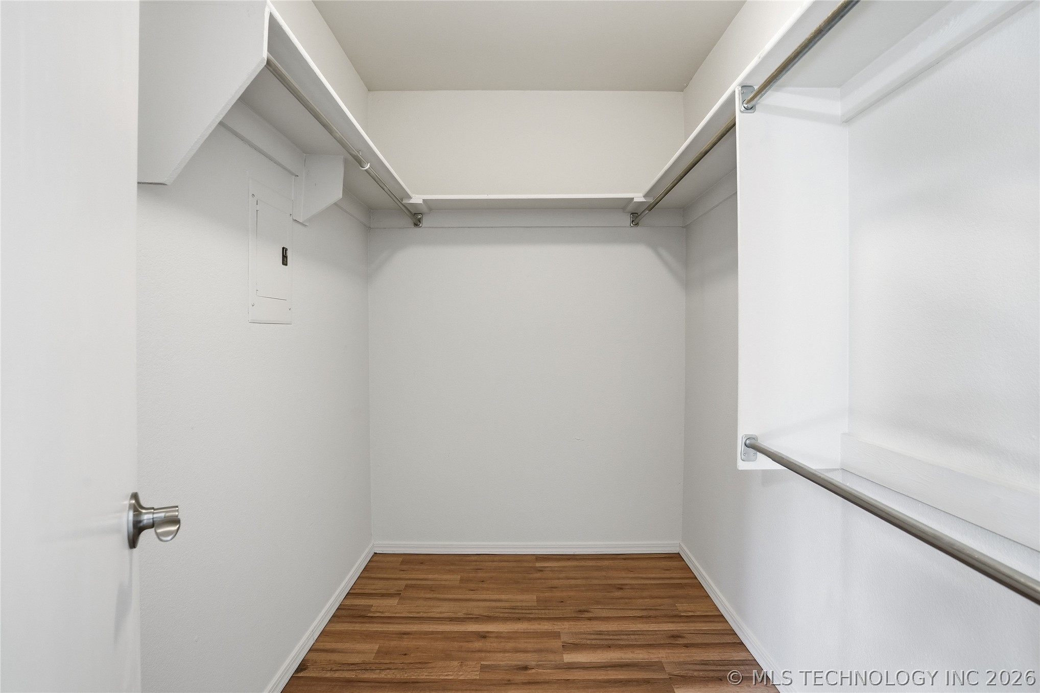 2826 E 90th Street 1602 Property Photo 27